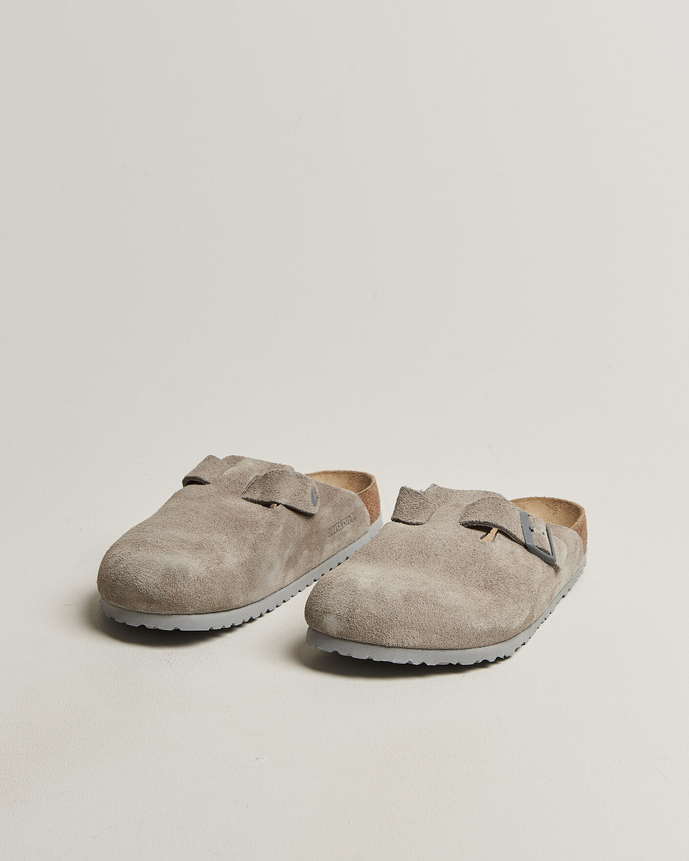 Herre | Sandaler og tøfler | BIRKENSTOCK | Boston Soft Footbed Stone Coin Suede