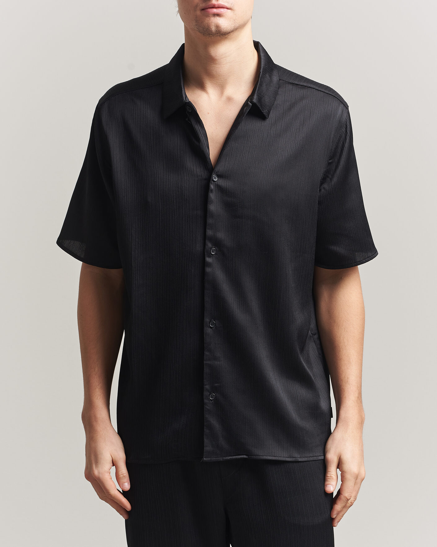 Herre | Skjorter | LES DEUX | Hector Plissé Short Sleeve Shirt Black