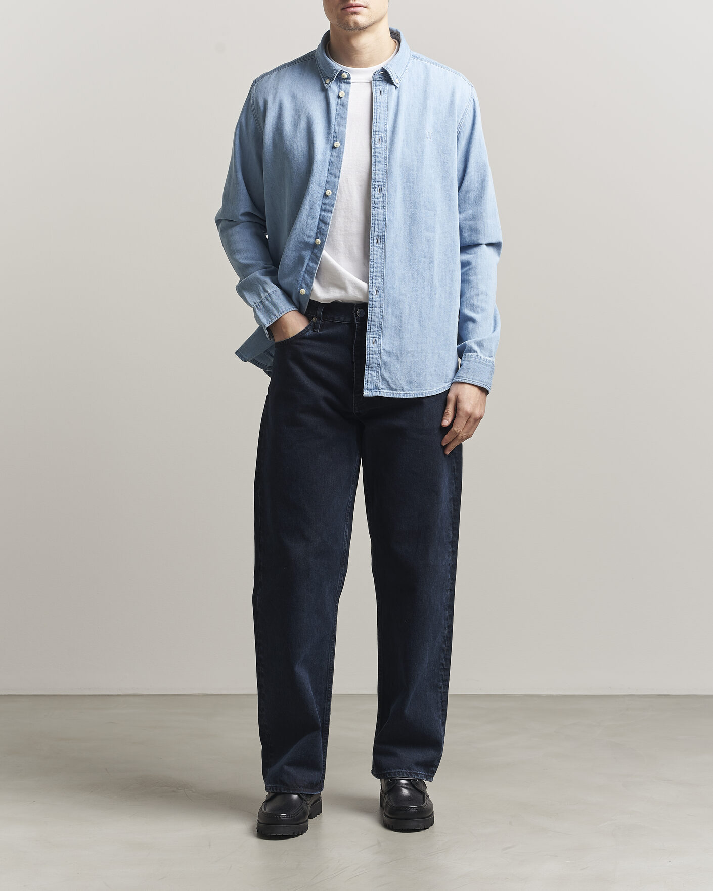 Herre | Skjorter | LES DEUX | Konrad Denim Shirt Light Indigo Wash