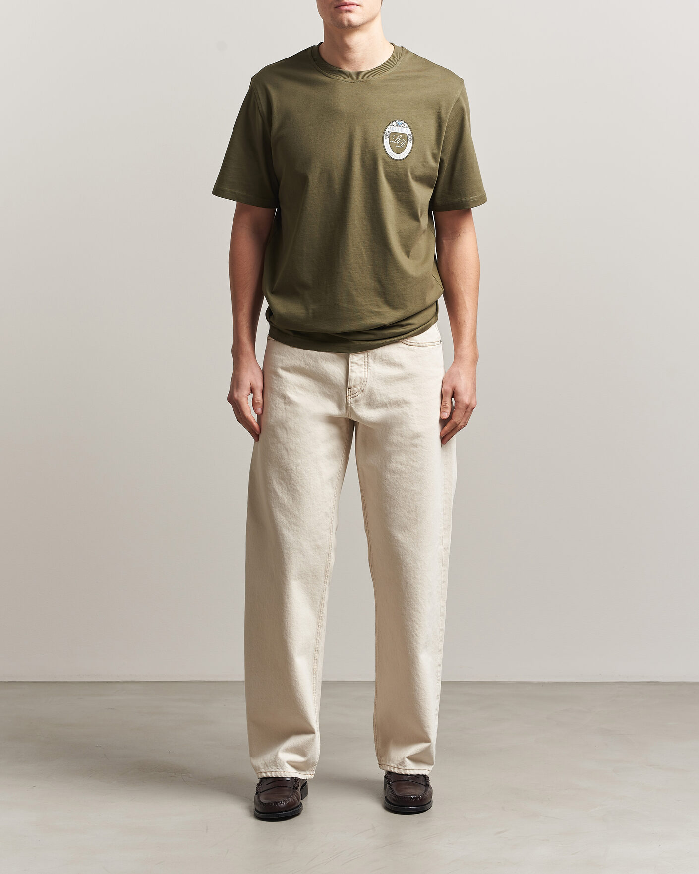 Herre | T-Shirts | LES DEUX | Brday Emblem T-Shirt Olive Night Green