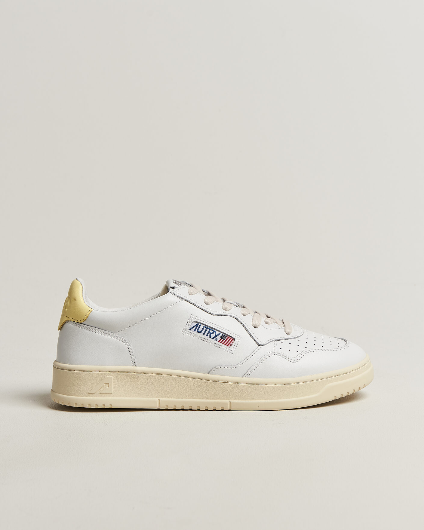 Herre | Sneakers | Autry | Medalist Low Sneaker White/Lemon Meringue