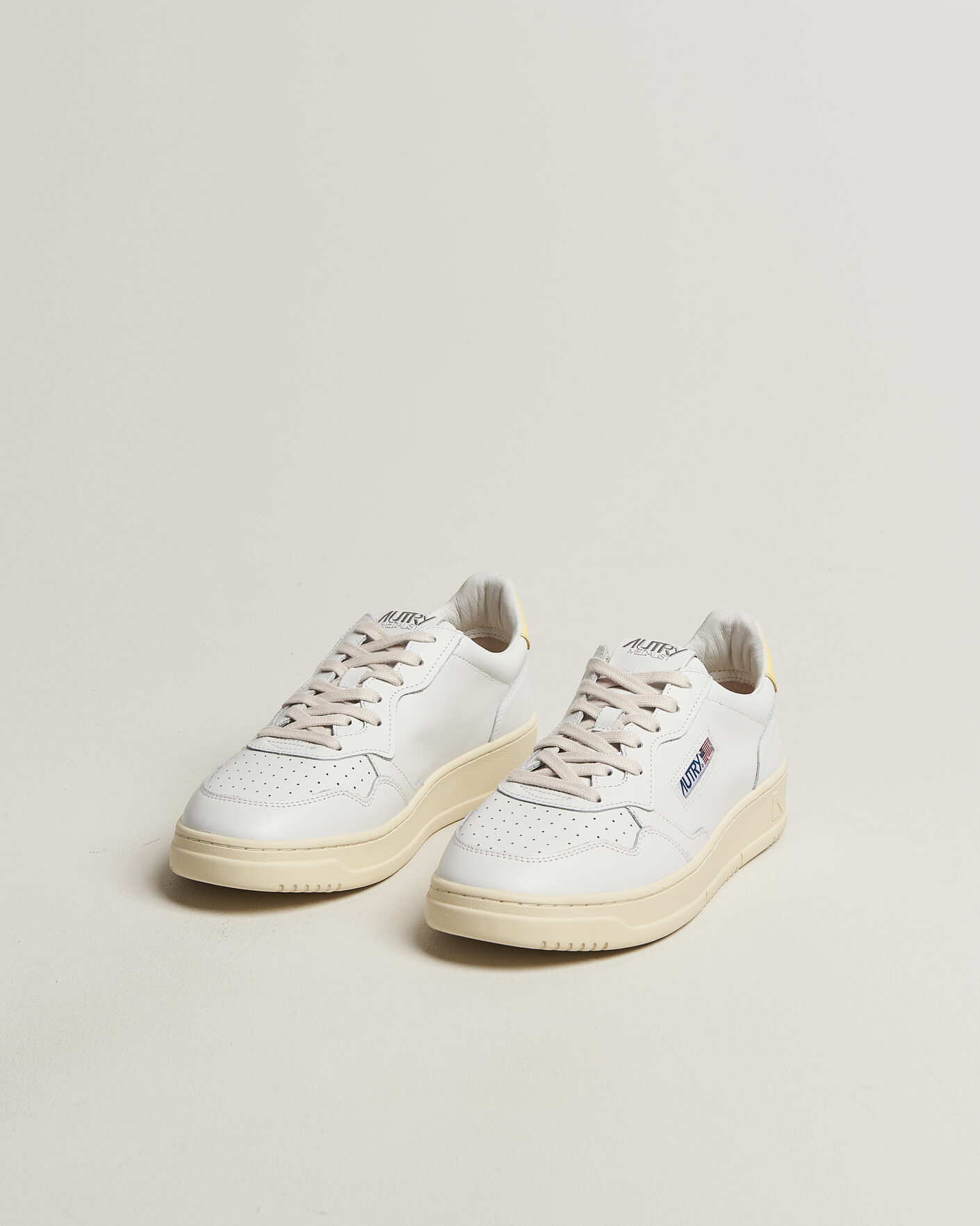 Herre | Sneakers | Autry | Medalist Low Sneaker White/Lemon Meringue
