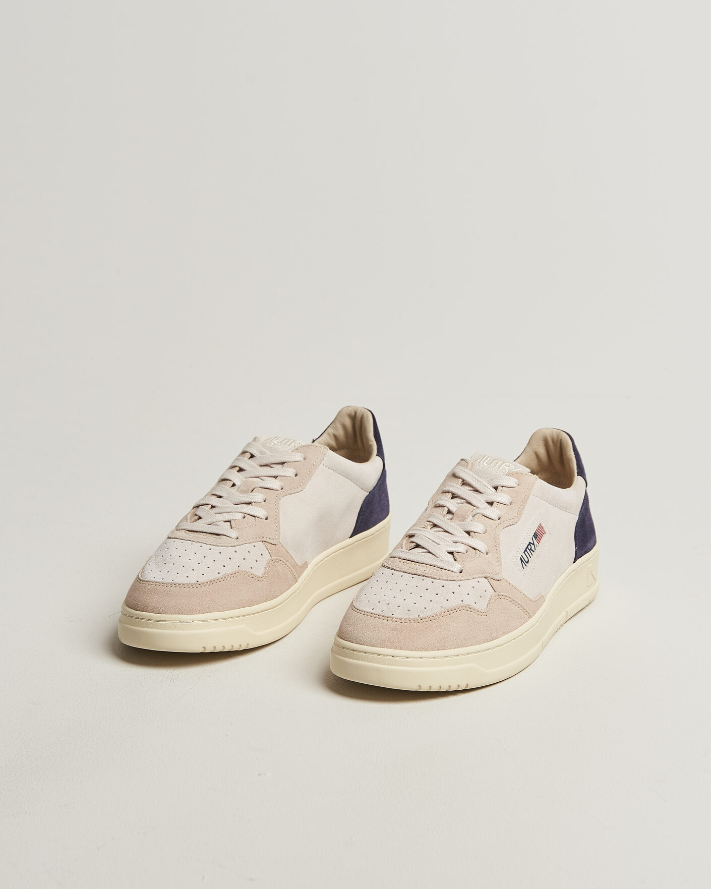Herre | Sneakers | Autry | Medalist Low Suede Mix Sneaker Blue/White/Sand