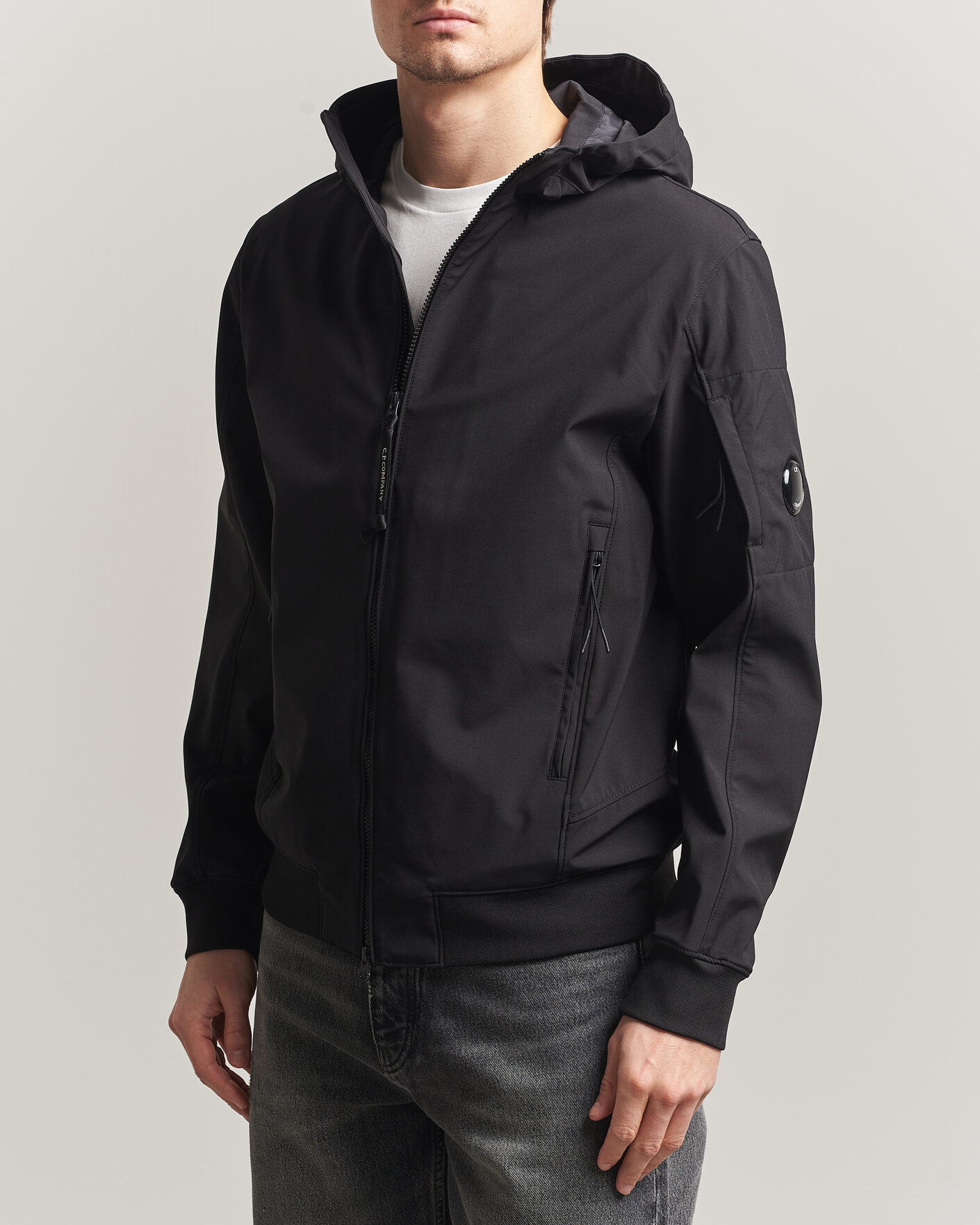 C.P. Company Shell R Hooded Jacket Black hos CareOfCarl.no