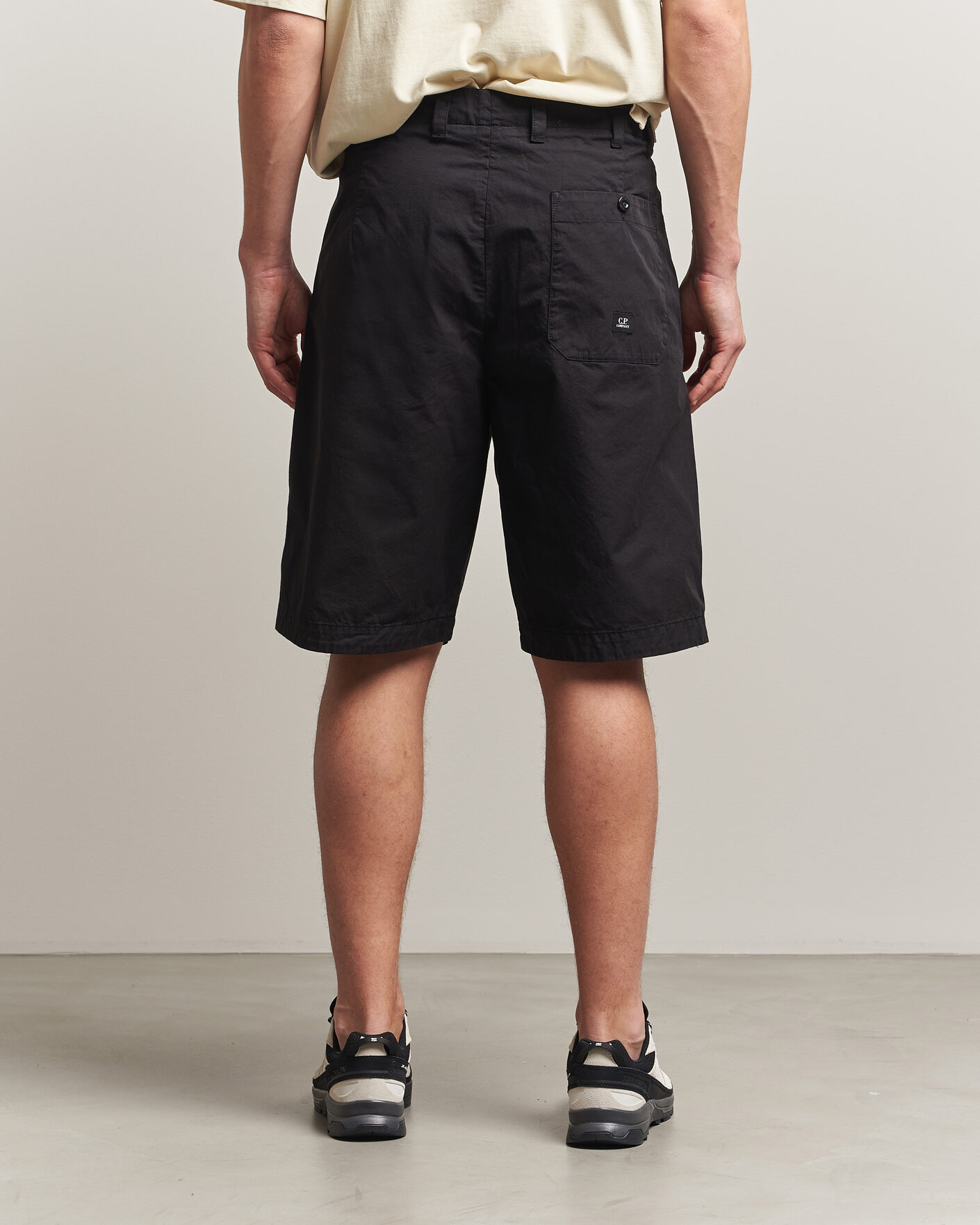 Herre | Shorts | C.P. Company | Cotton Gabardine Pleated Loose Shorts Black