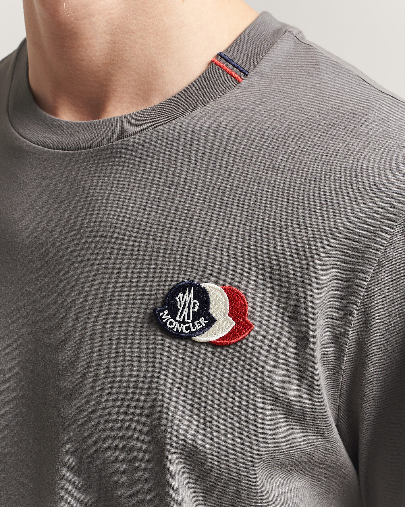 Herre | T-Shirts | Moncler | Tricolore Logo T-Shirt Grey