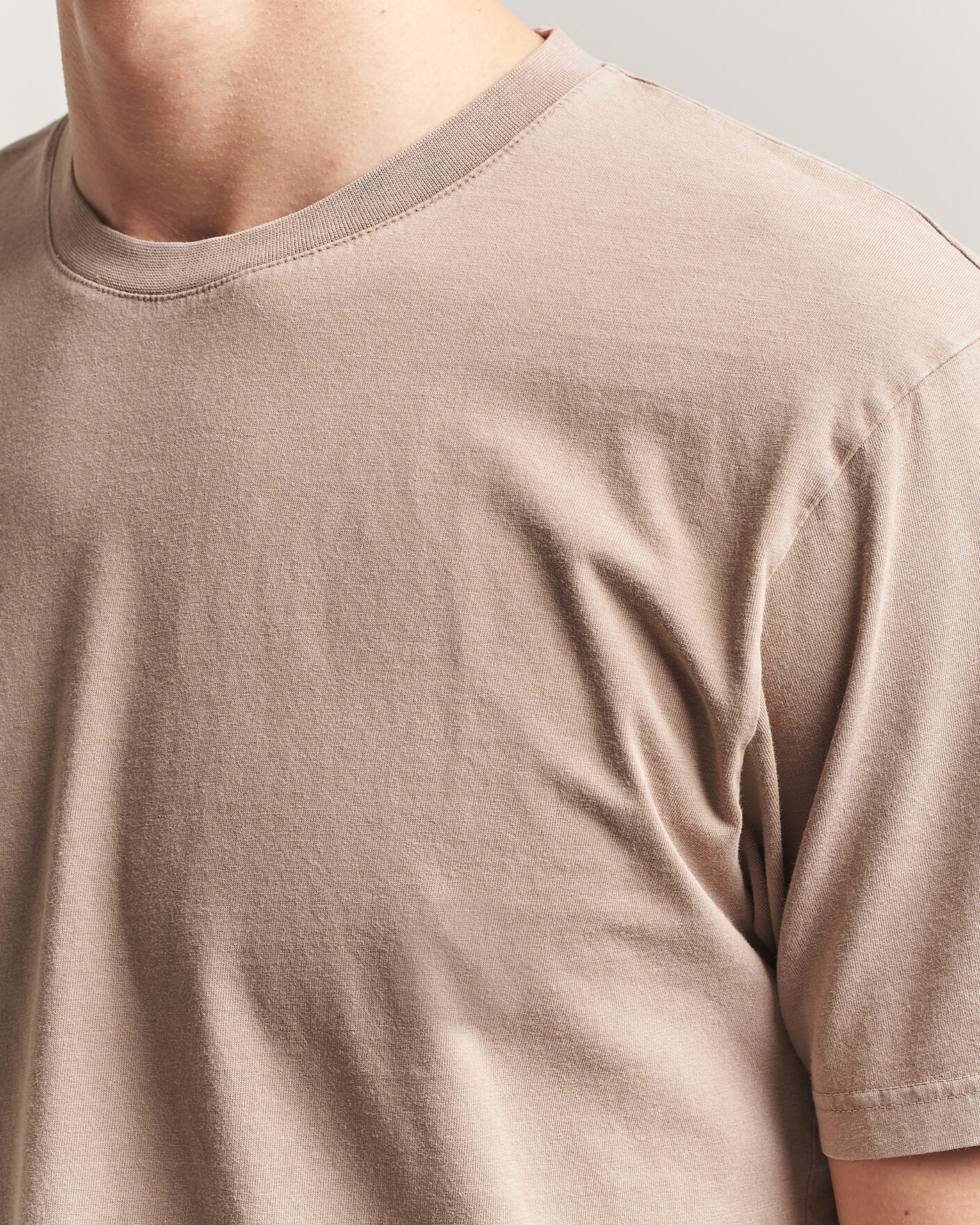 Herre | T-Shirts | Colorful Standard | Classic Organic T-Shirt Faded Khaki