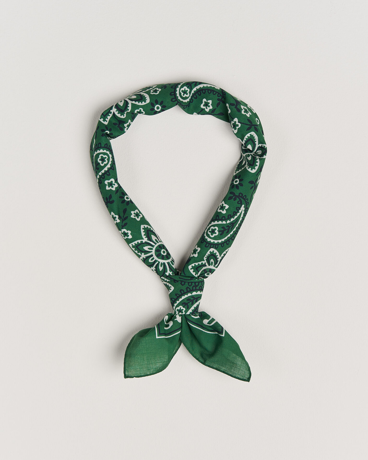 Herre | Scarves | Drake's | Classic Paisley Bandana Green