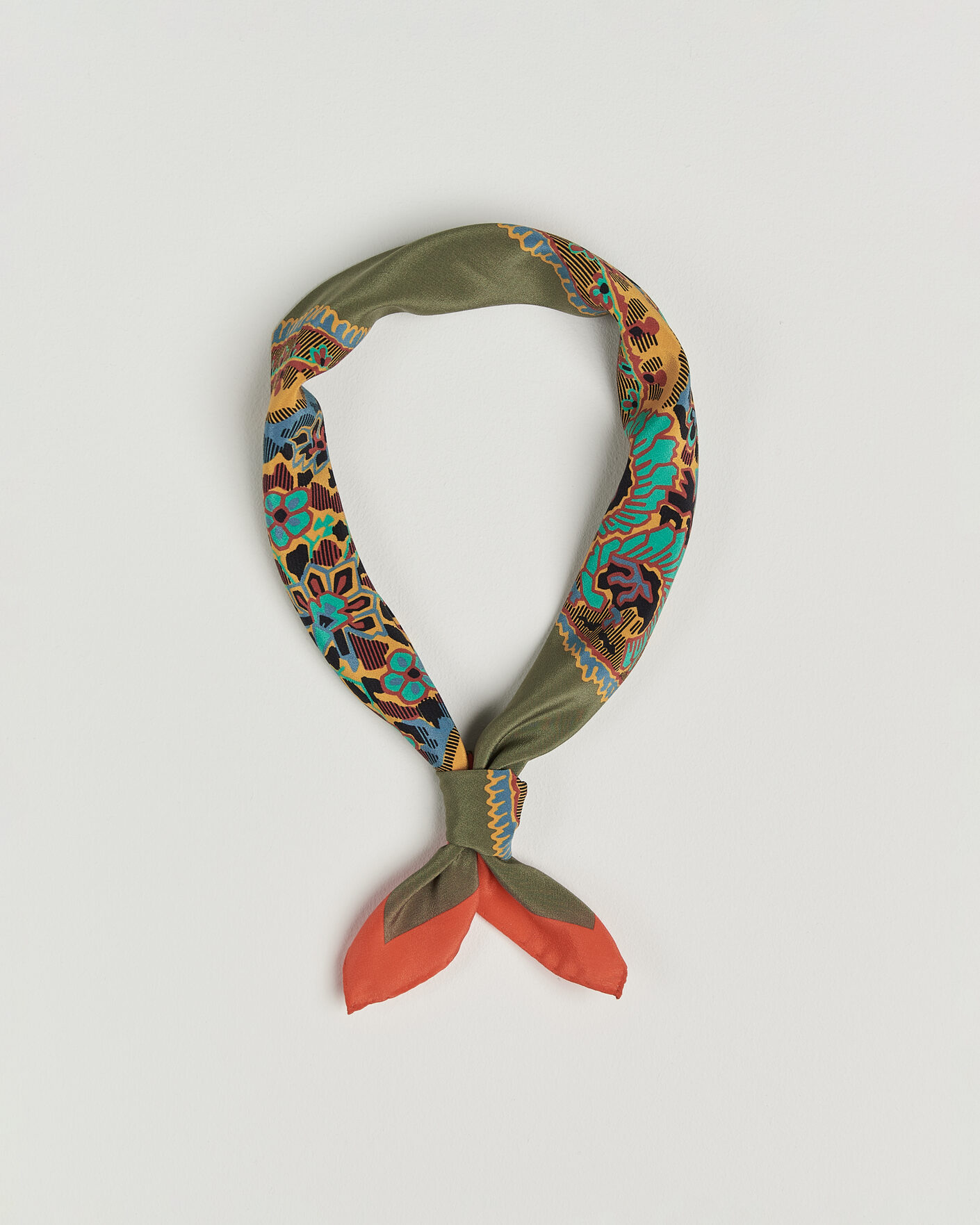 Herre | Scarves | Drake's | Paisley Print Crepe Silk Bandana Olive