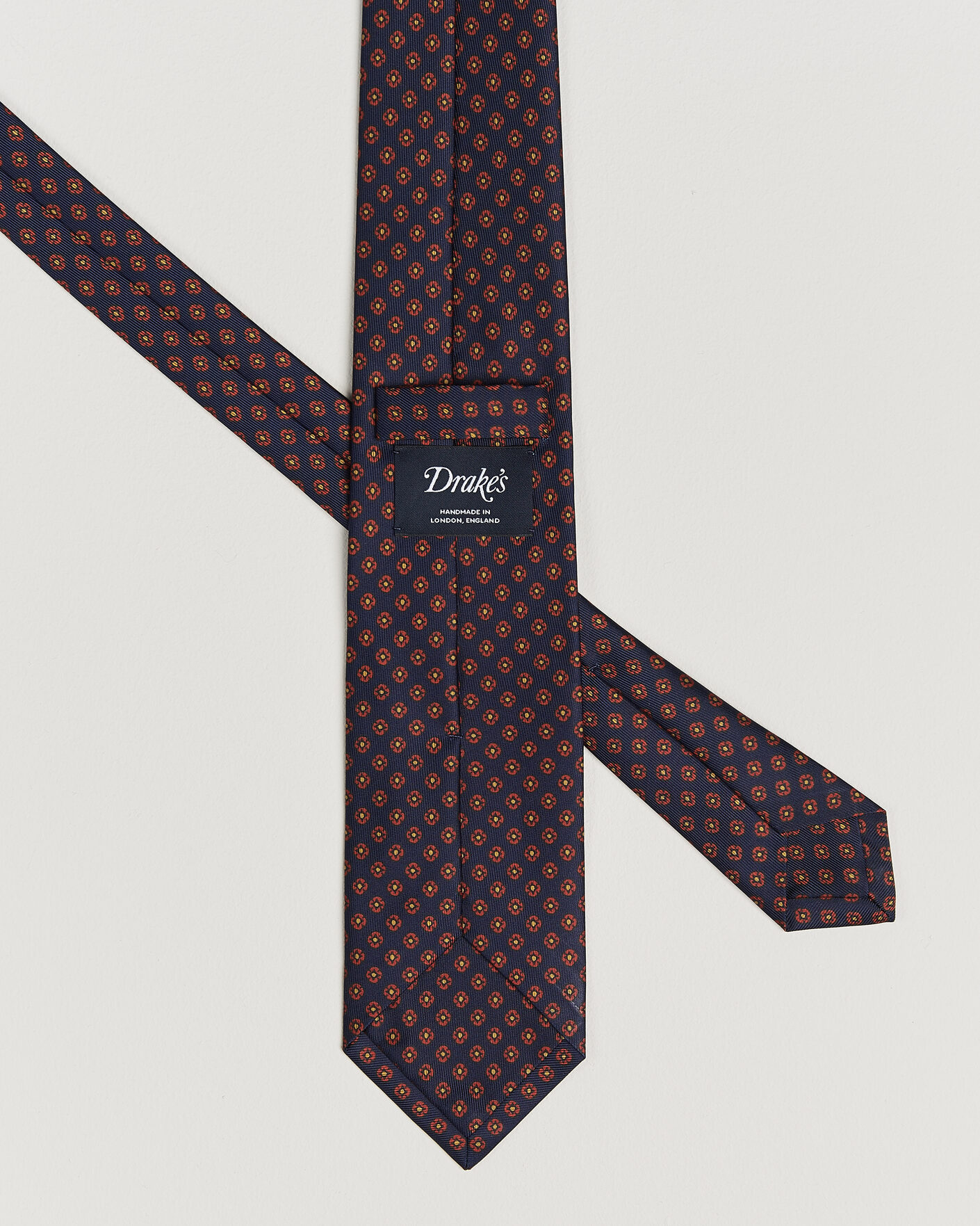 Herre | Drake's Square Flowers Pattern Silk Tie Navy | Drake's | Square Flowers Pattern Silk Tie Navy
