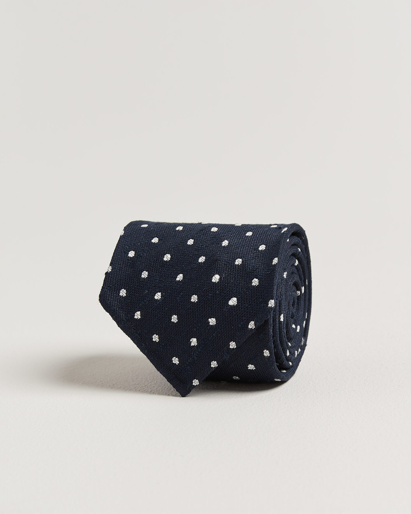 Herre | Drake's Smal Spot Pattern Shantung Silk Tie Navy | Drake's | Smal Spot Pattern Shantung Silk Tie Navy