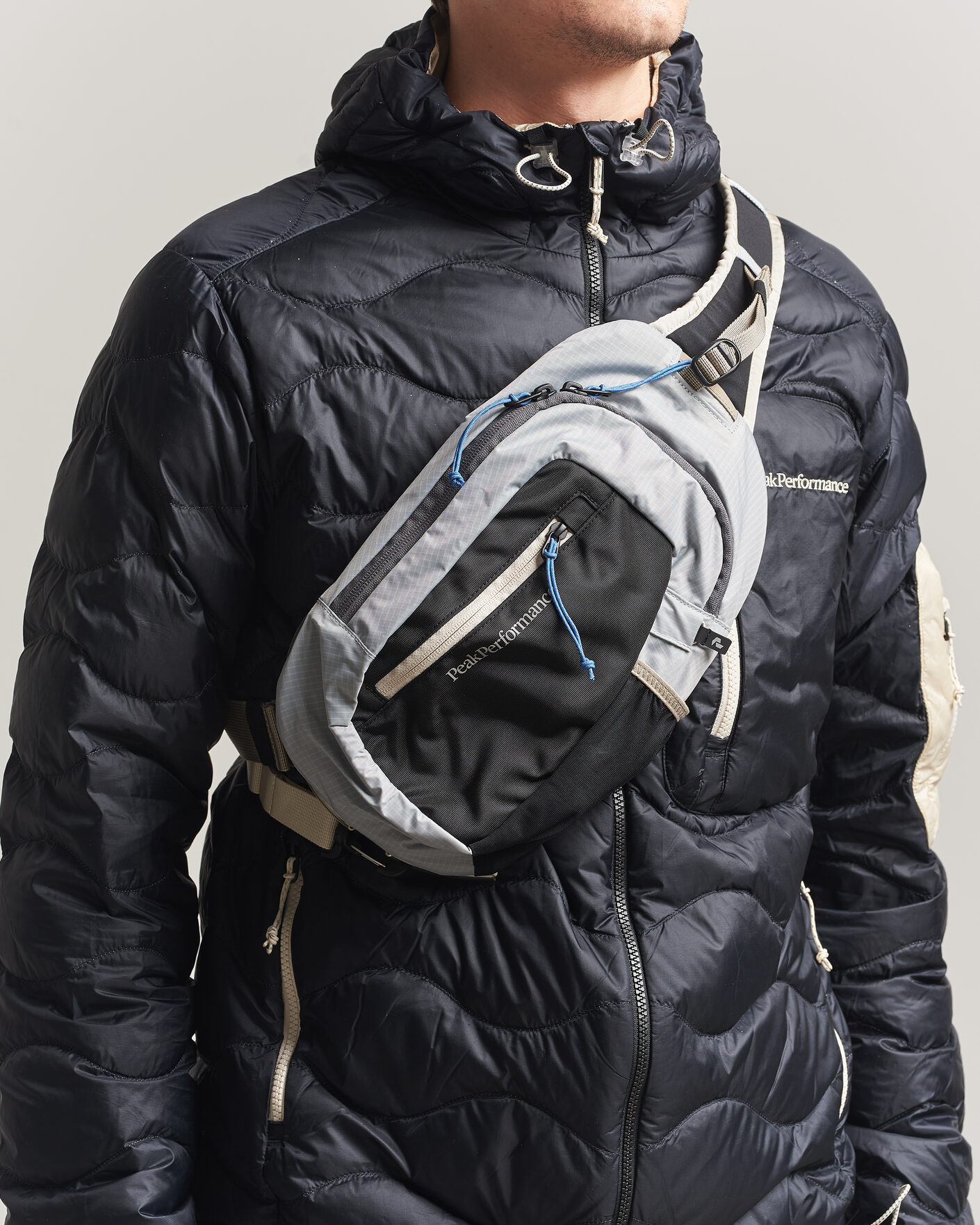 Herre | Vesker | Peak Performance | Outdoor Sling Bag Summit Smoke