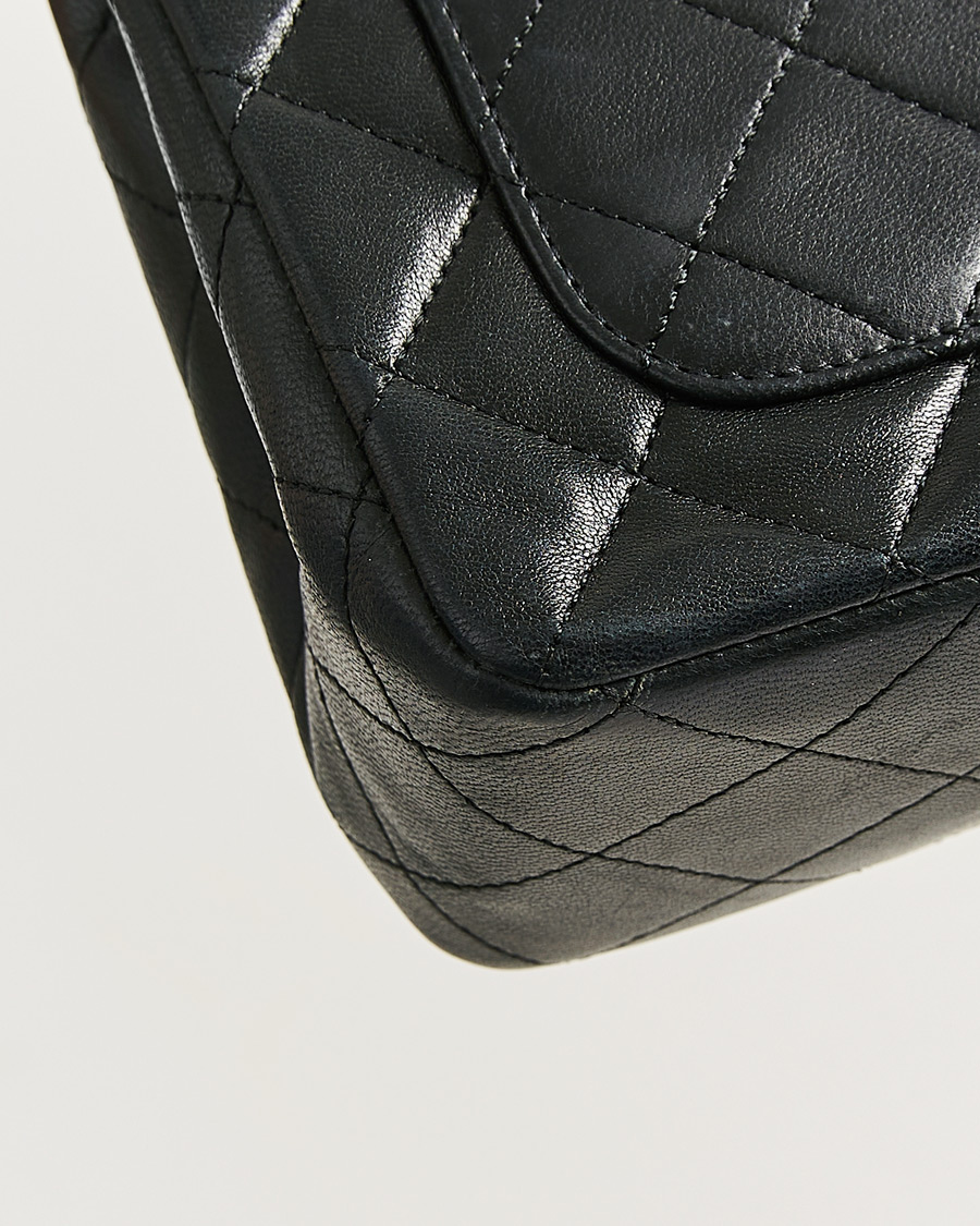 Herre | Pre-Owned & Vintage Bags | Chanel Pre-Owned | Classic Double Flap Square Medium Lambskin Black
