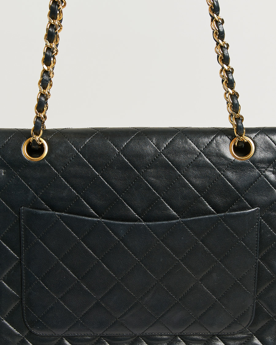 Herre | Pre-Owned & Vintage Bags | Chanel Pre-Owned | Classic Double Flap Square Medium Lambskin Black