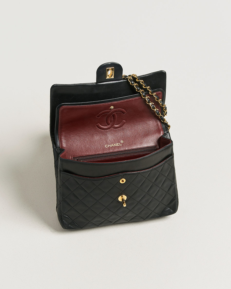 Herre | Pre-Owned & Vintage Bags | Chanel Pre-Owned | Classic Double Flap Square Medium Lambskin Black