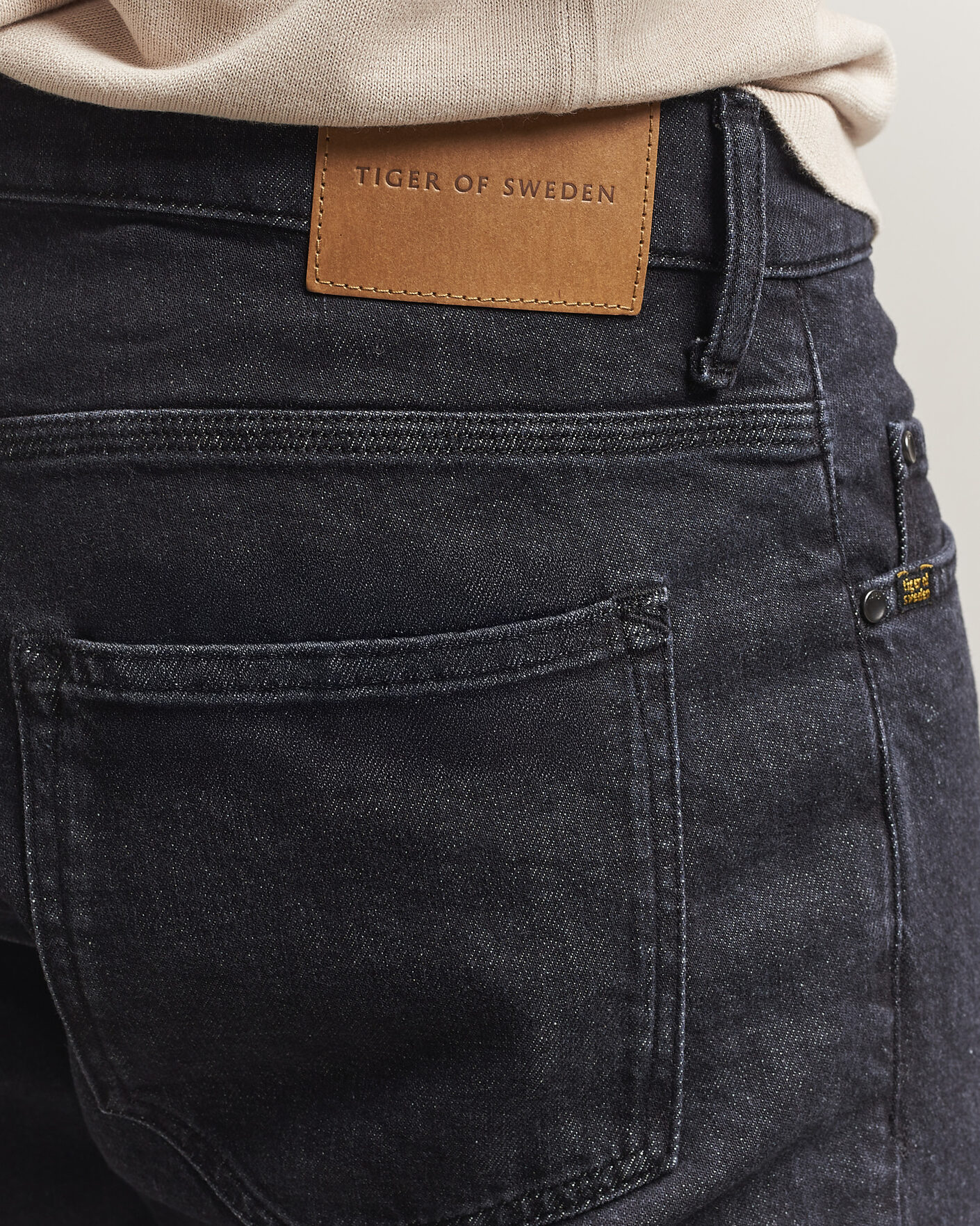 Herre | Bukser | Tiger of Sweden | Pistolero Jeans Washed Black