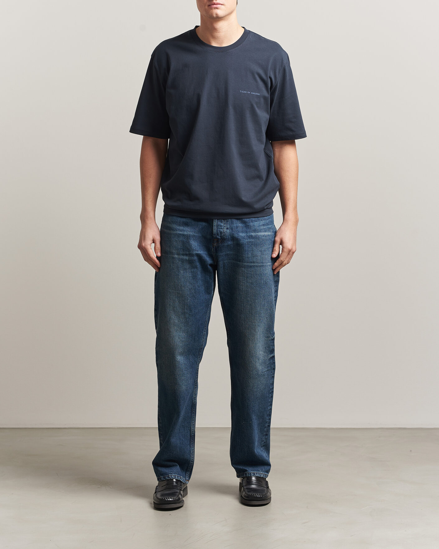 Herre | T-Shirts | Tiger of Sweden | Pro Logo Crew Neck T-Shirt Light Ink