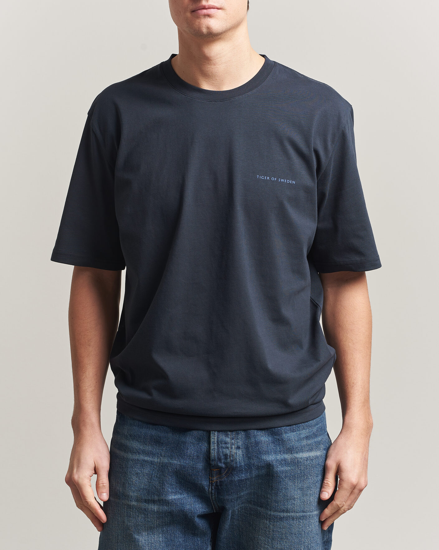 Herre | T-Shirts | Tiger of Sweden | Pro Logo Crew Neck T-Shirt Light Ink