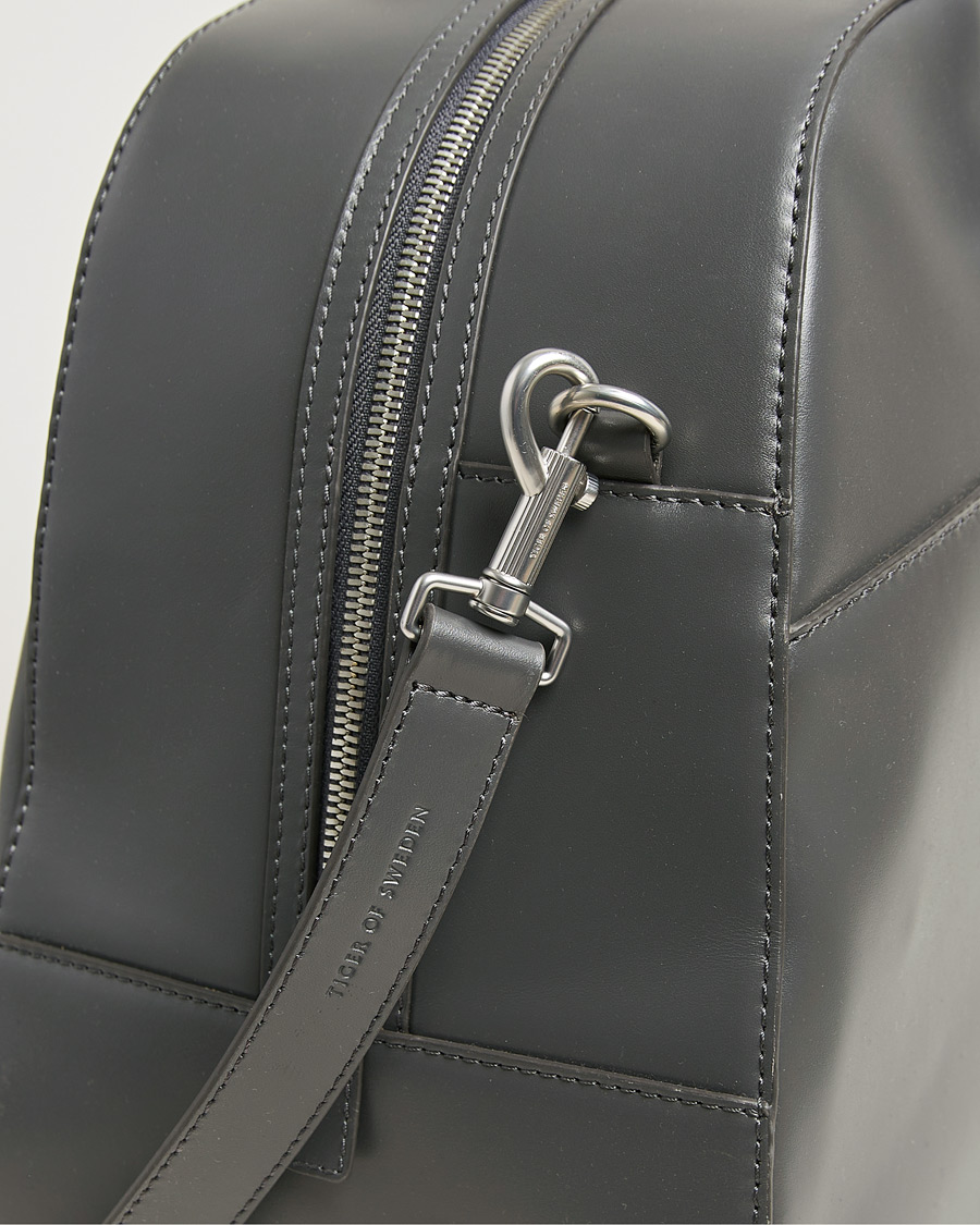 Herre | Vesker | Tiger of Sweden | Navisa Smooth Leather Weekendbag Jet Grey
