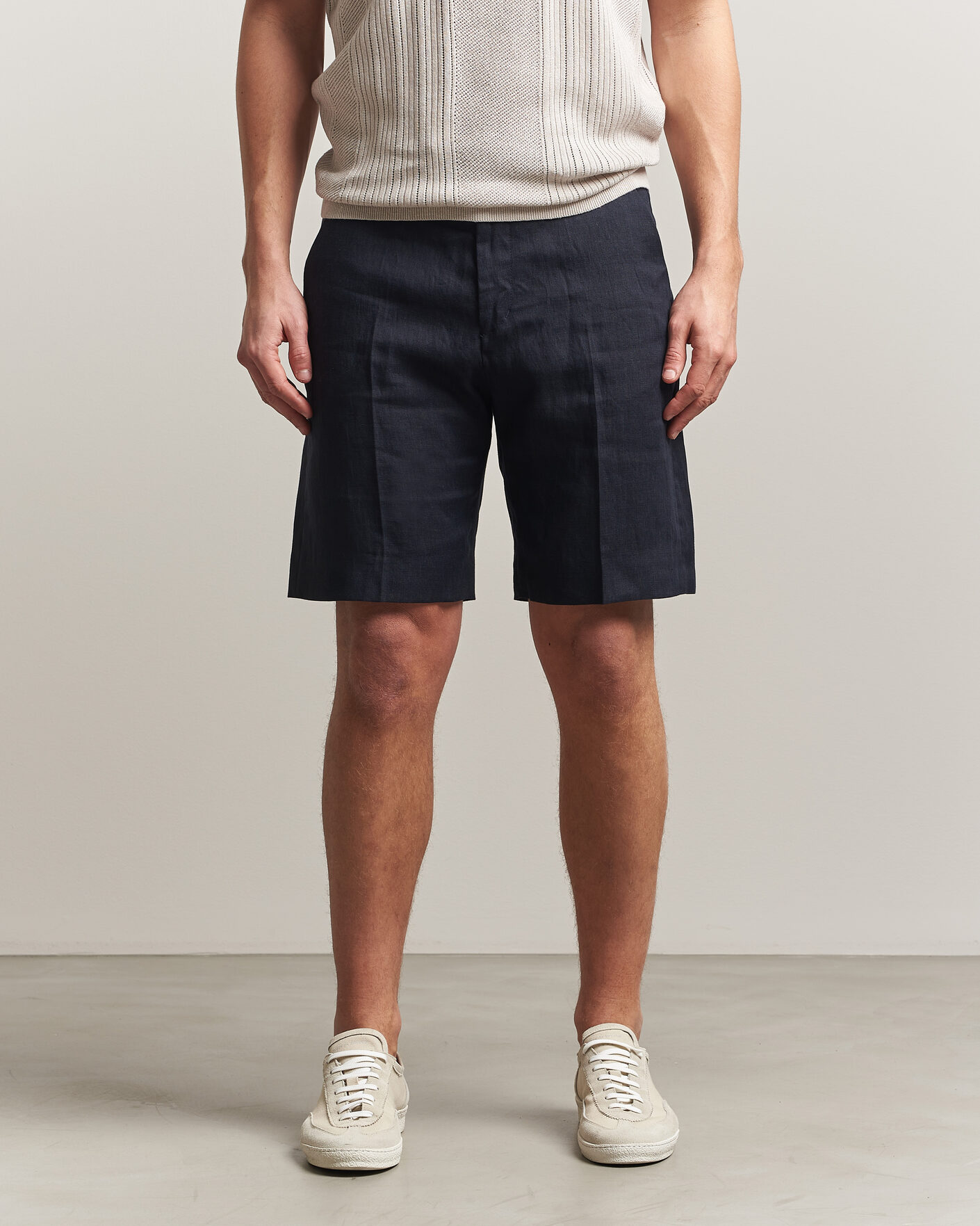 Herre | Shorts | Tiger of Sweden | Troy Pleated Linen Shorts Midnight Blue