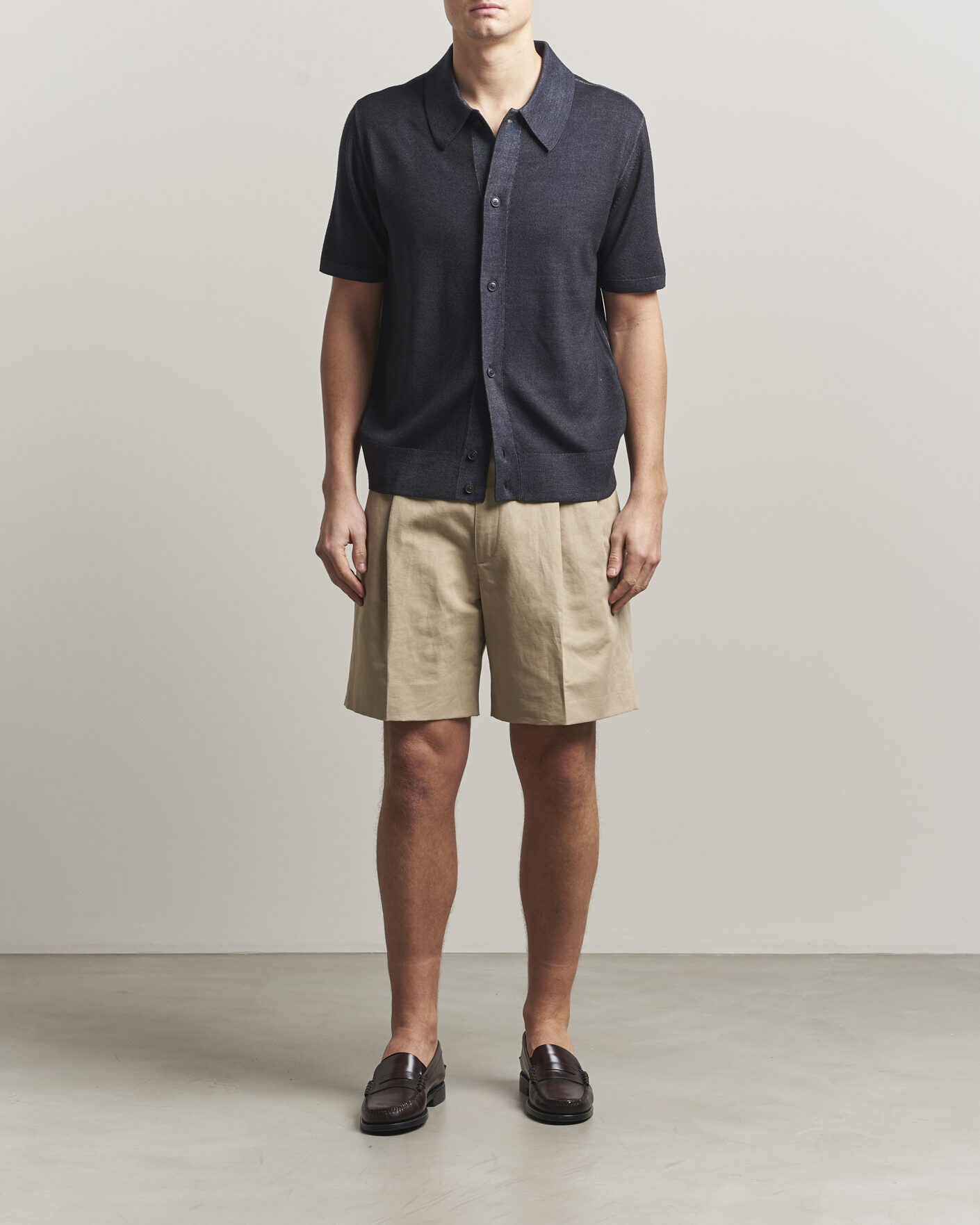 Herre | Skjorter | Tiger of Sweden | Araawen Merino Knitted Short Sleeve Shirt Light Ink