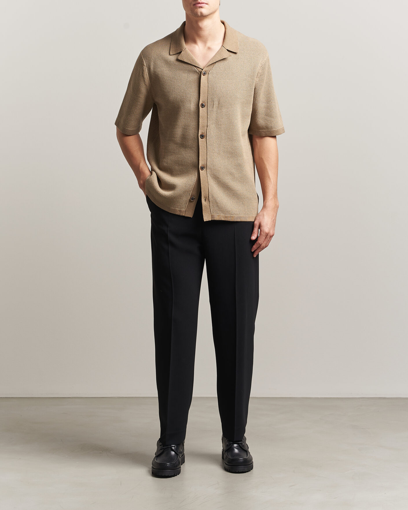 Herre | Skjorter | Tiger of Sweden | River Knitted Short Sleeve Shirt Umber Brown