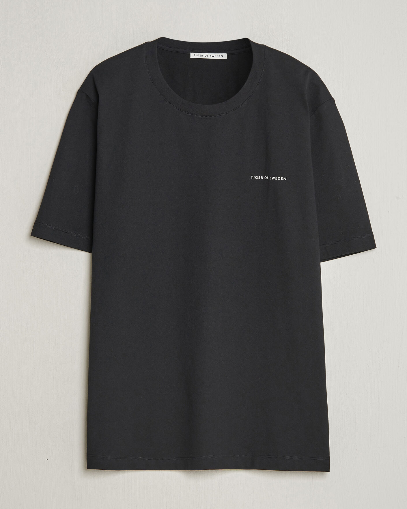 Herre | T-Shirts | Tiger of Sweden | Pro Cotton Logo T-Shirt Black