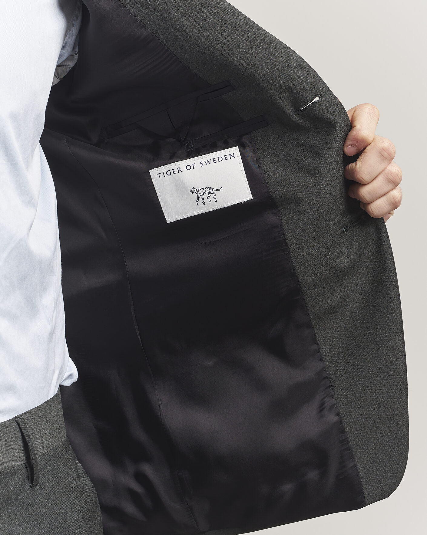 Herre | Dressjakker | Tiger of Sweden | Jamie Wool Travel Suit Blazer Olive Extreme