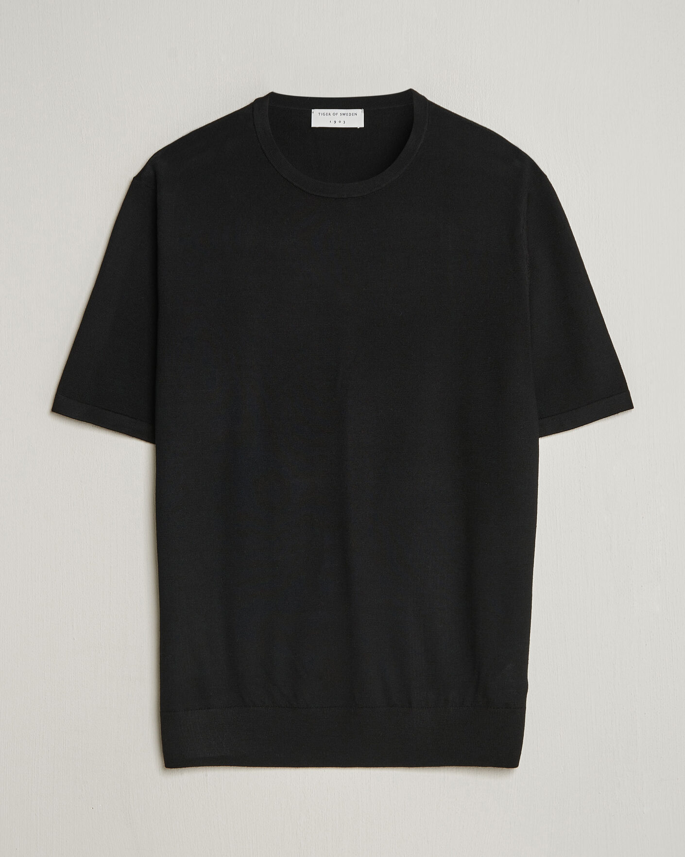 Herre | T-Shirts | Tiger of Sweden | Connor Knitted Crew Neck T-Shirt Black