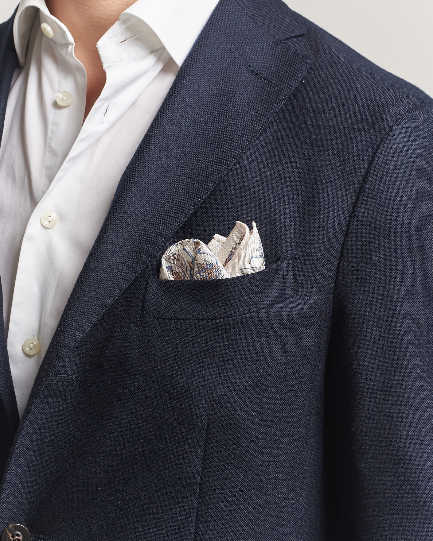 Herre | Lommetørklær | Amanda Christensen | Silk Oxford Large Flower Pocket Square Cream