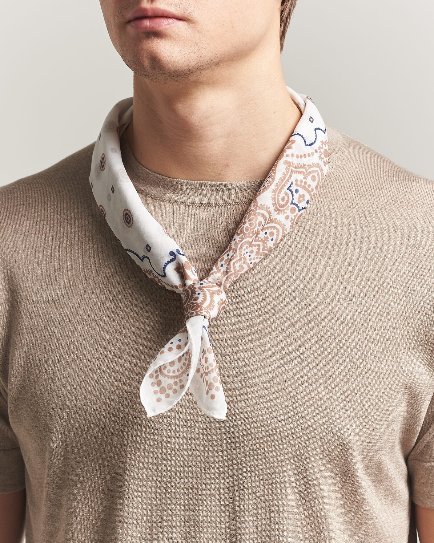 Herre | Scarves | Amanda Christensen | Cotton Voilé Medallion Bandana Cream