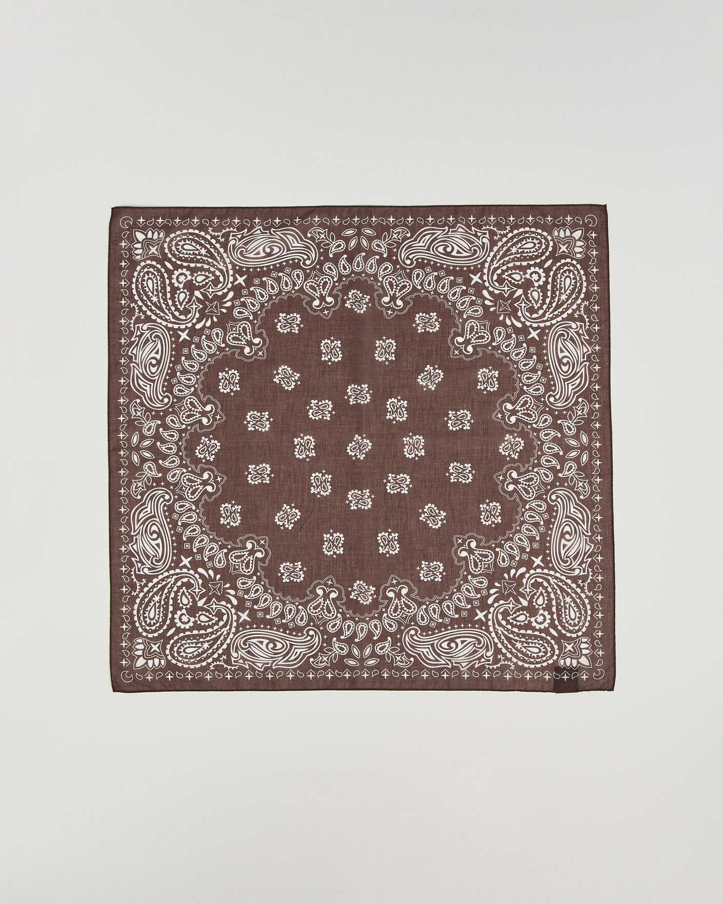 Herre | Scarves | Amanda Christensen | Cotton Voilé Paisley Bandana Dark Brown