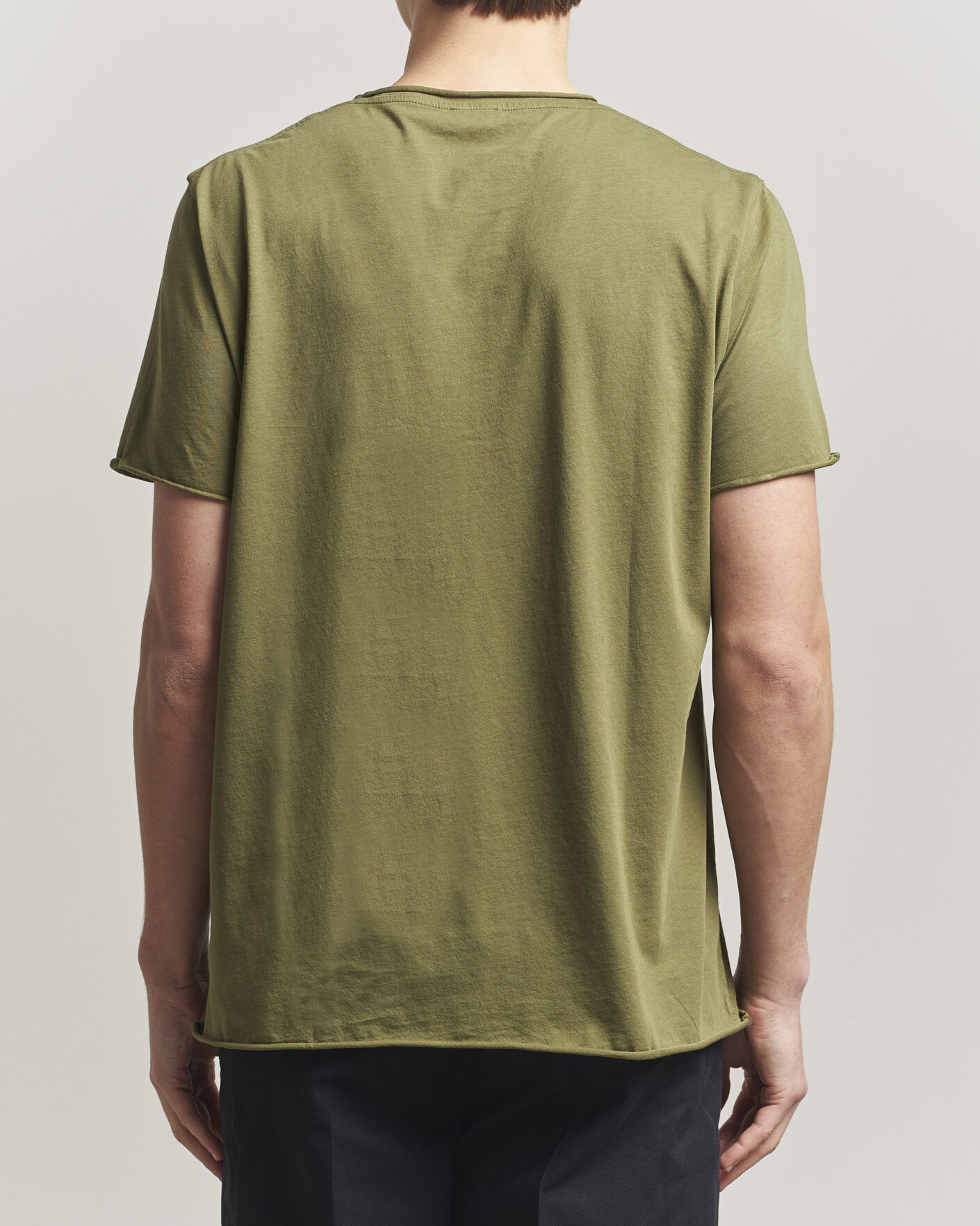 Herre | T-Shirts | Filippa K | Roll Neck Crew Neck T-Shirt Laurel Green