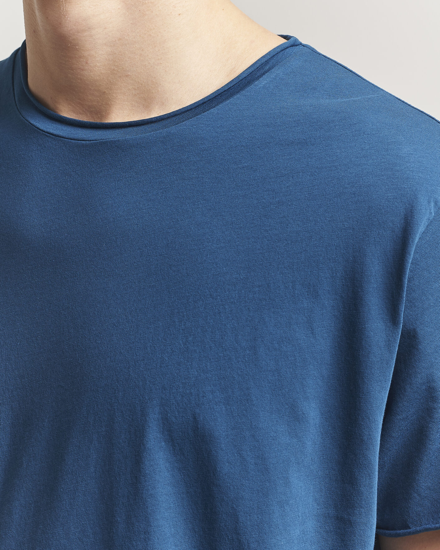 Herre | T-Shirts | Filippa K | Roll Neck Crew Neck T-Shirt Night Teal