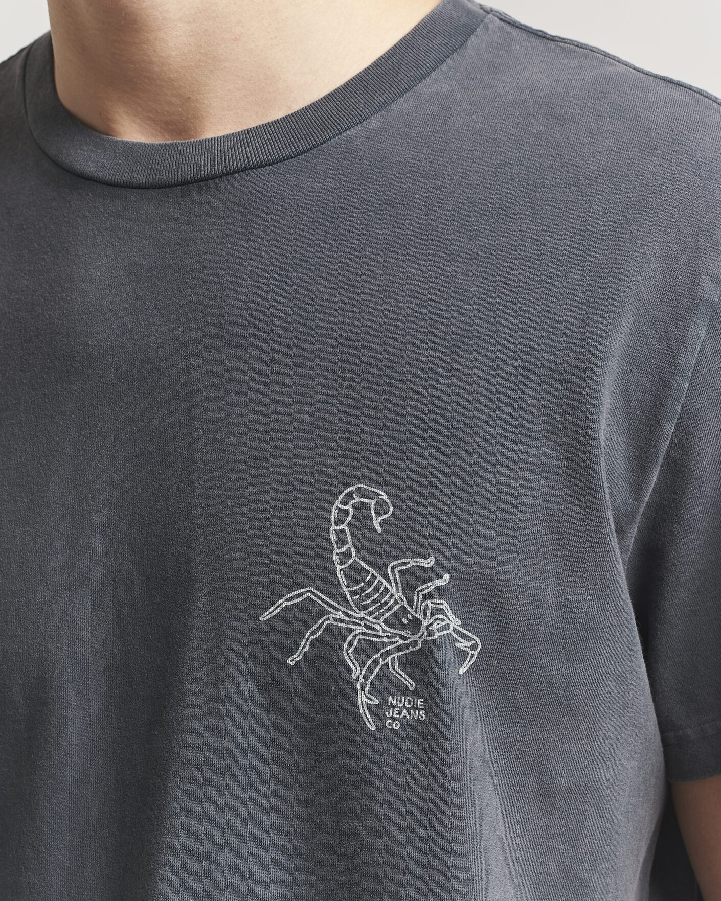 Herre | T-Shirts | Nudie Jeans | Roy Printed T-Shirt Antracite