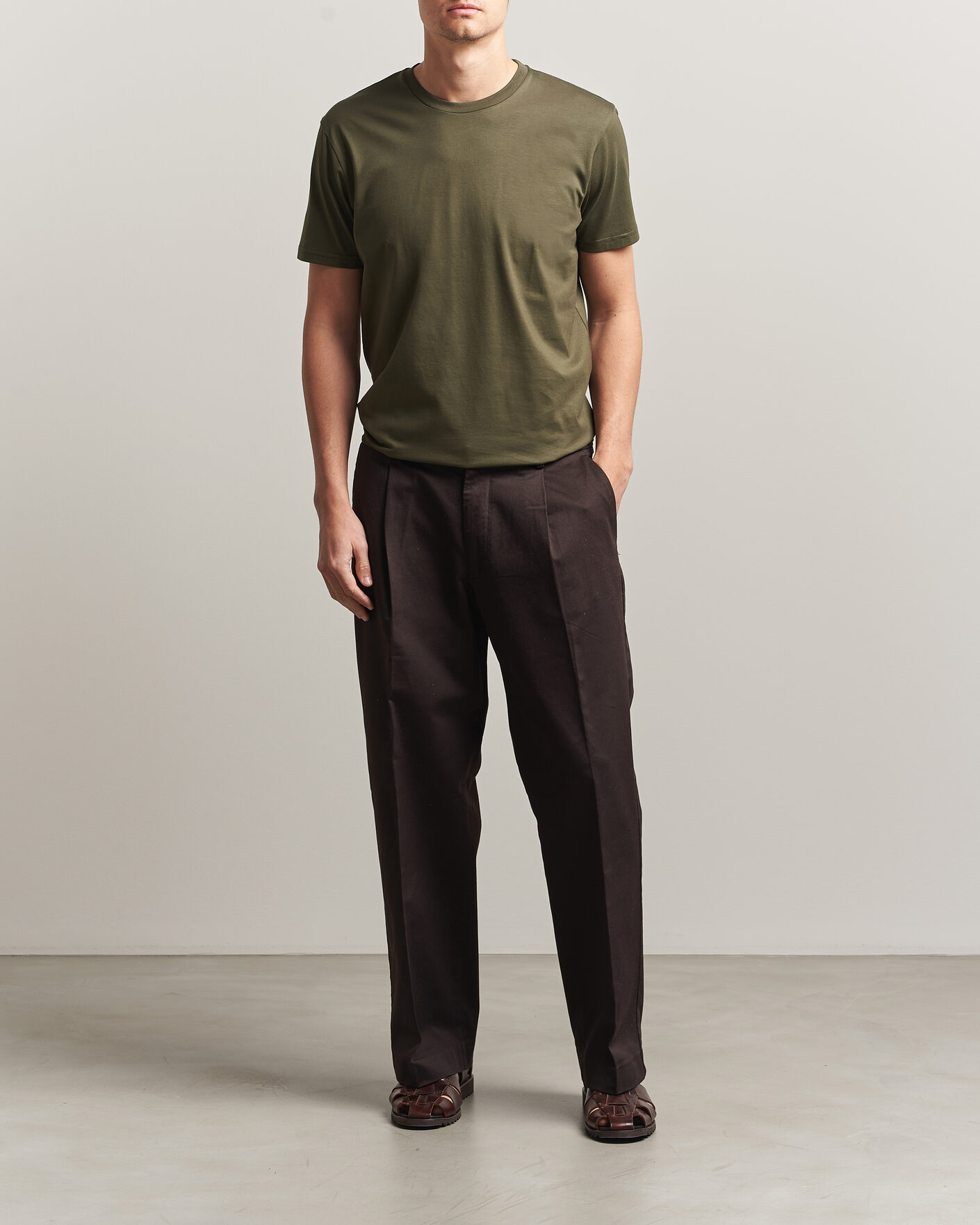 Herre | T-Shirts | Sunspel | Riviera Midweight T-Shirt Deep Olive