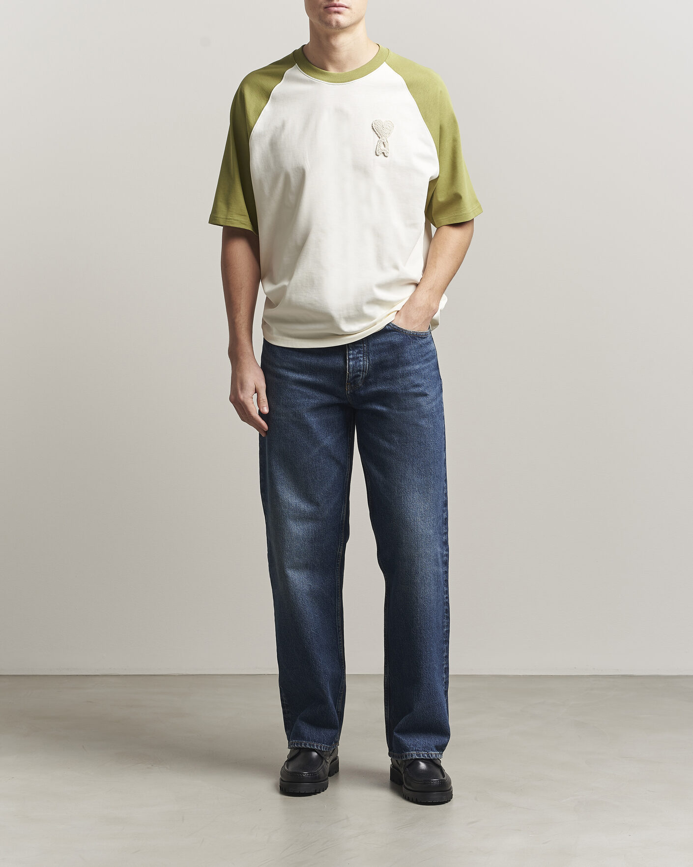 Herre | T-Shirts | AMI | Knitted Heart Logo T-Shirt Creme/Matcha