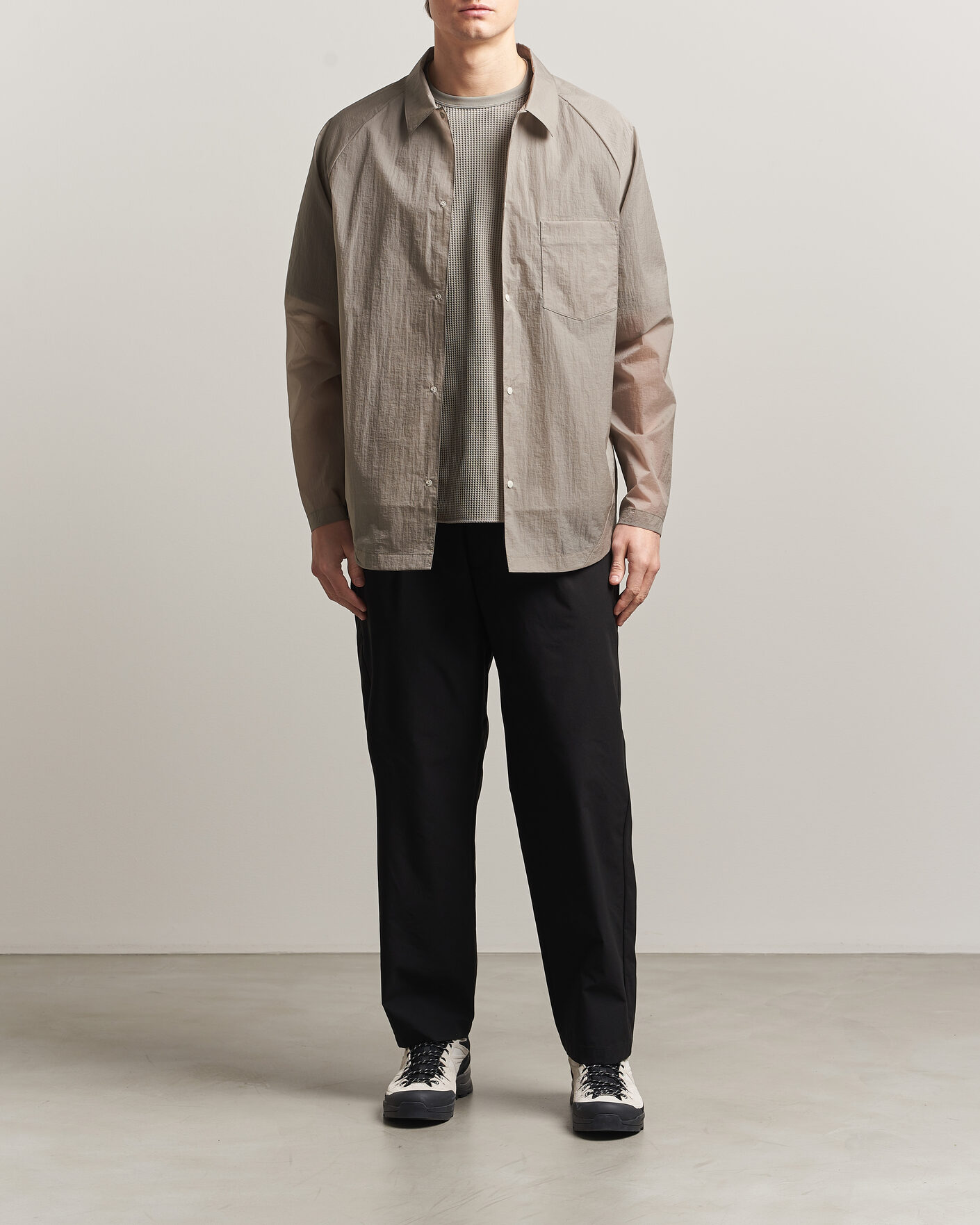 Herre | Skjorter | Goldwin | Nylon Wind Shirt Arid Beige