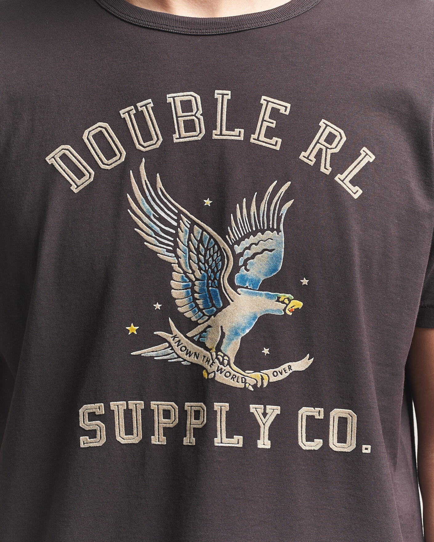 RRL Eagle Print Tee Faded Black hos CareOfCarl.no