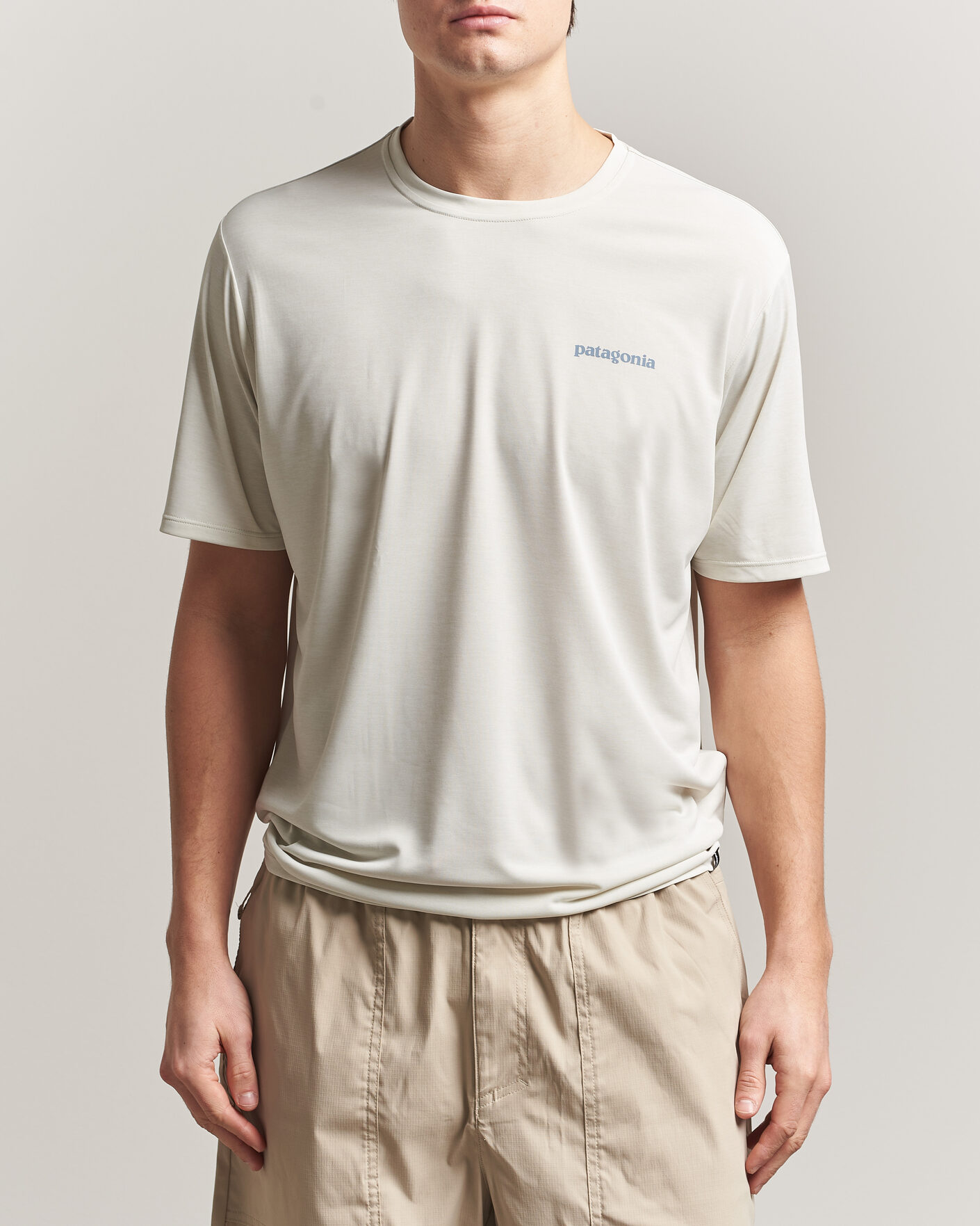 Herre | T-Shirts | Patagonia | Cap Cool Daily Logo T-Shirt Dyno White