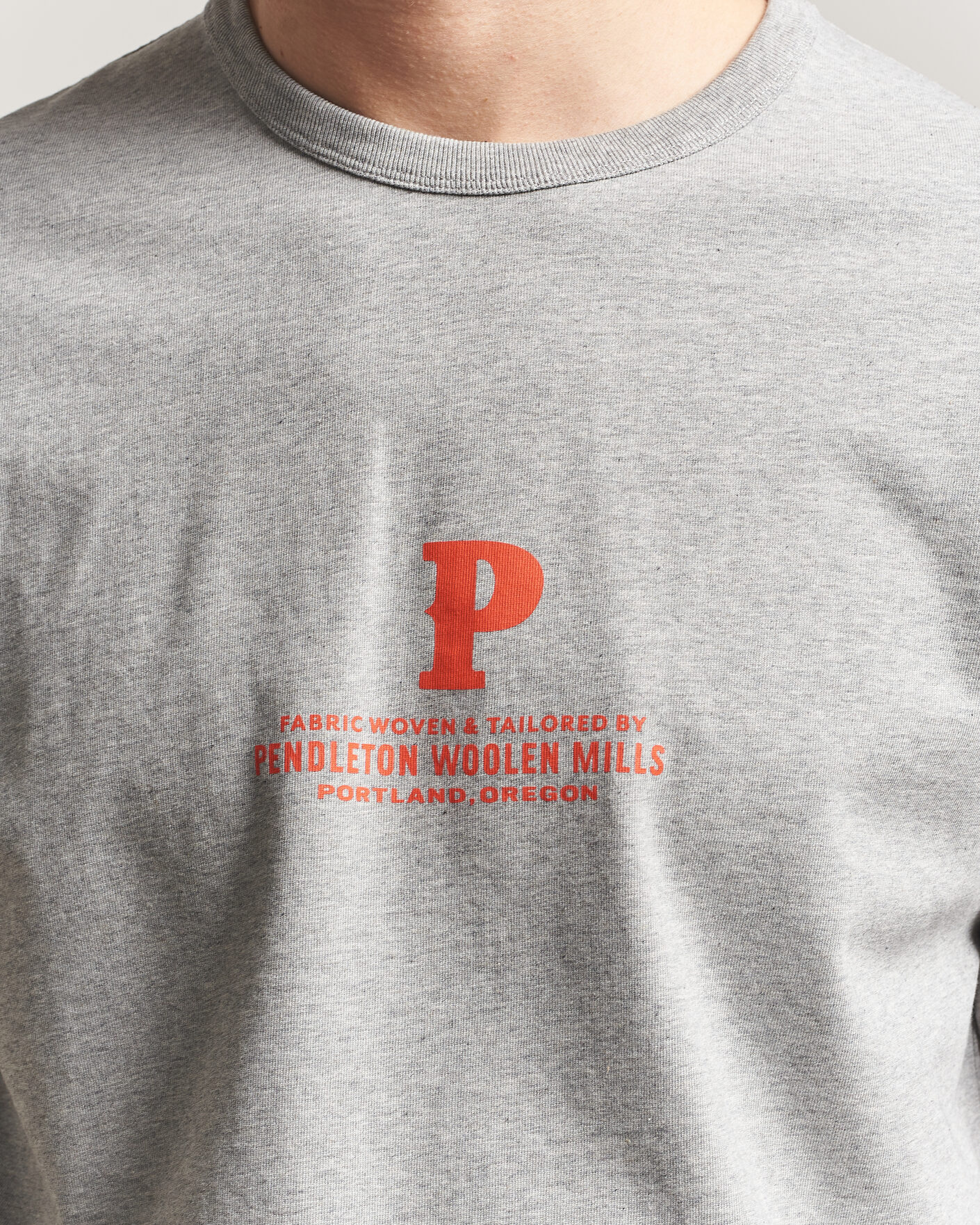 Herre | T-Shirts | Pendleton | Heavyweight P Tee Ash Heather Grey