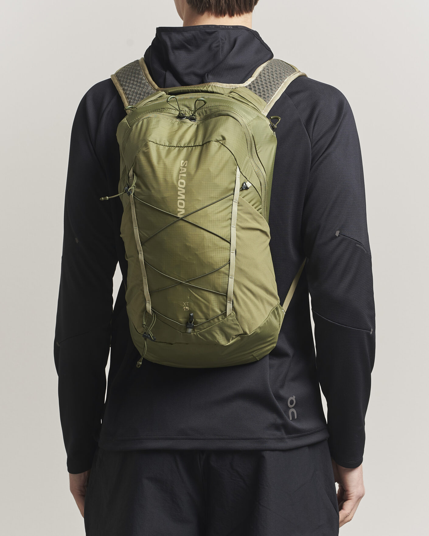 SALOMON XT 15 15L オリーブ バックパック Salomon XT 15 Backpack Martini Olive hos CareOfCarl.no