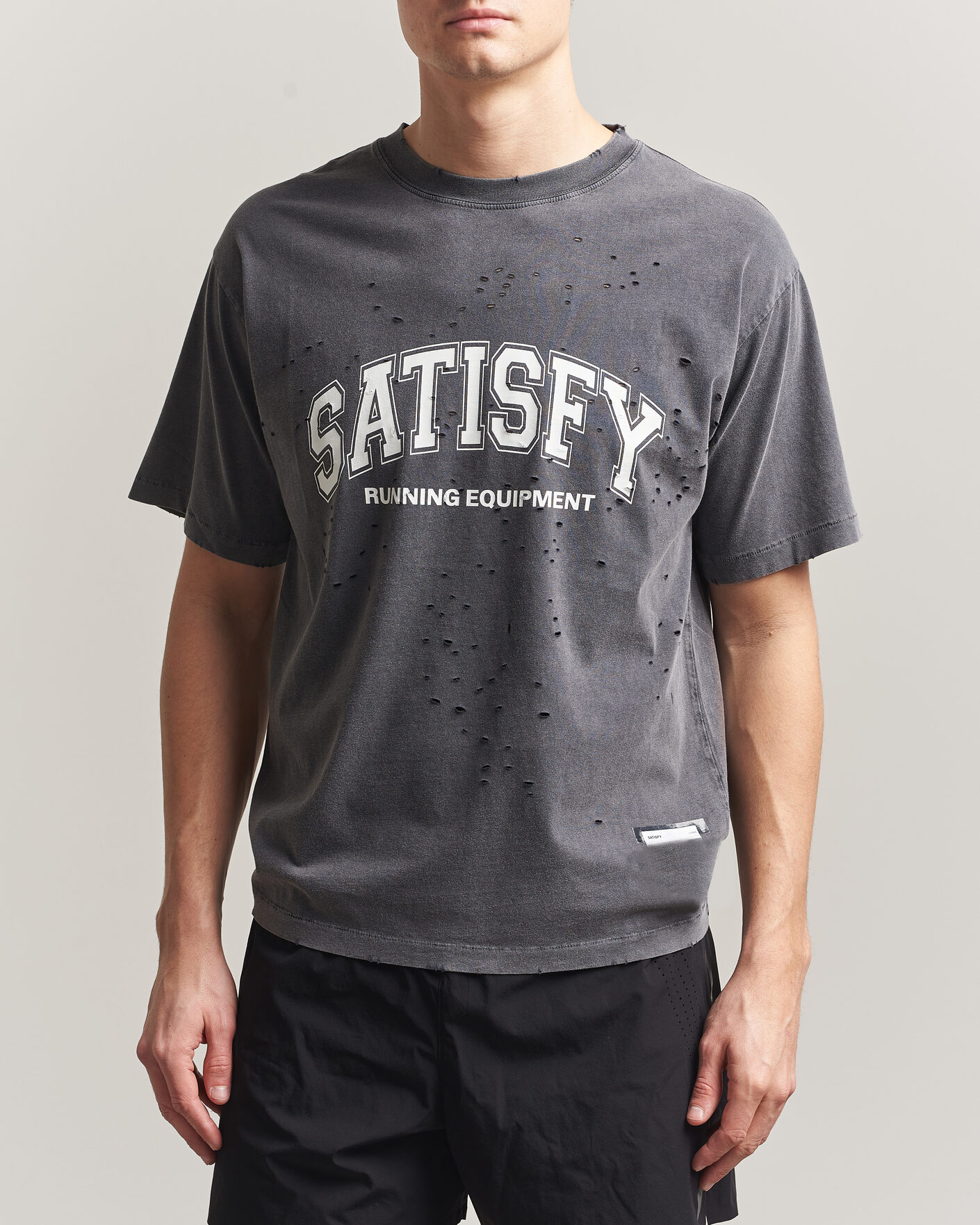 Herre | T-Shirts | Satisfy | MothTech T-Shirt Aged Black