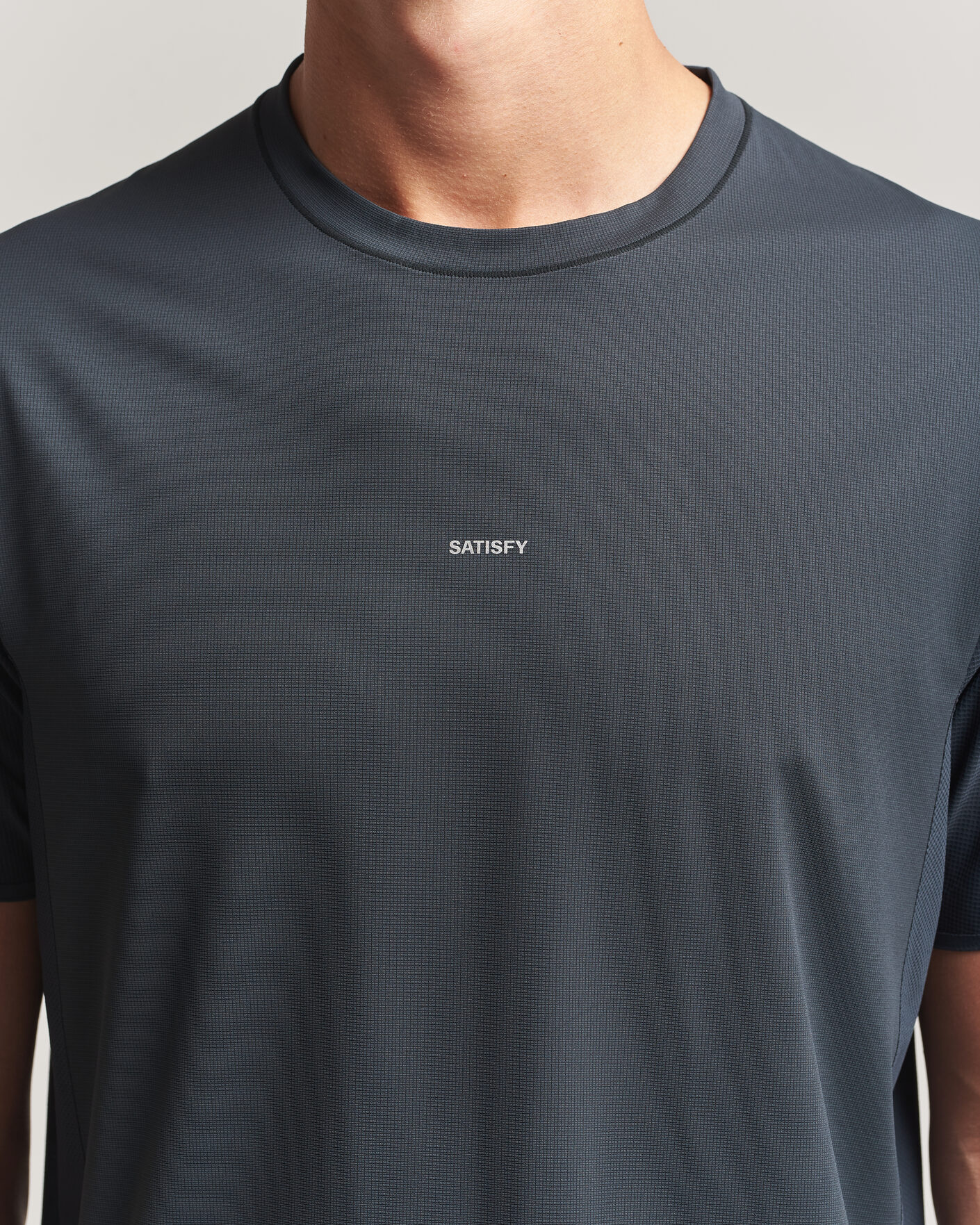 Herre | T-Shirts | Satisfy | AuraLite UV T-Shirt Black