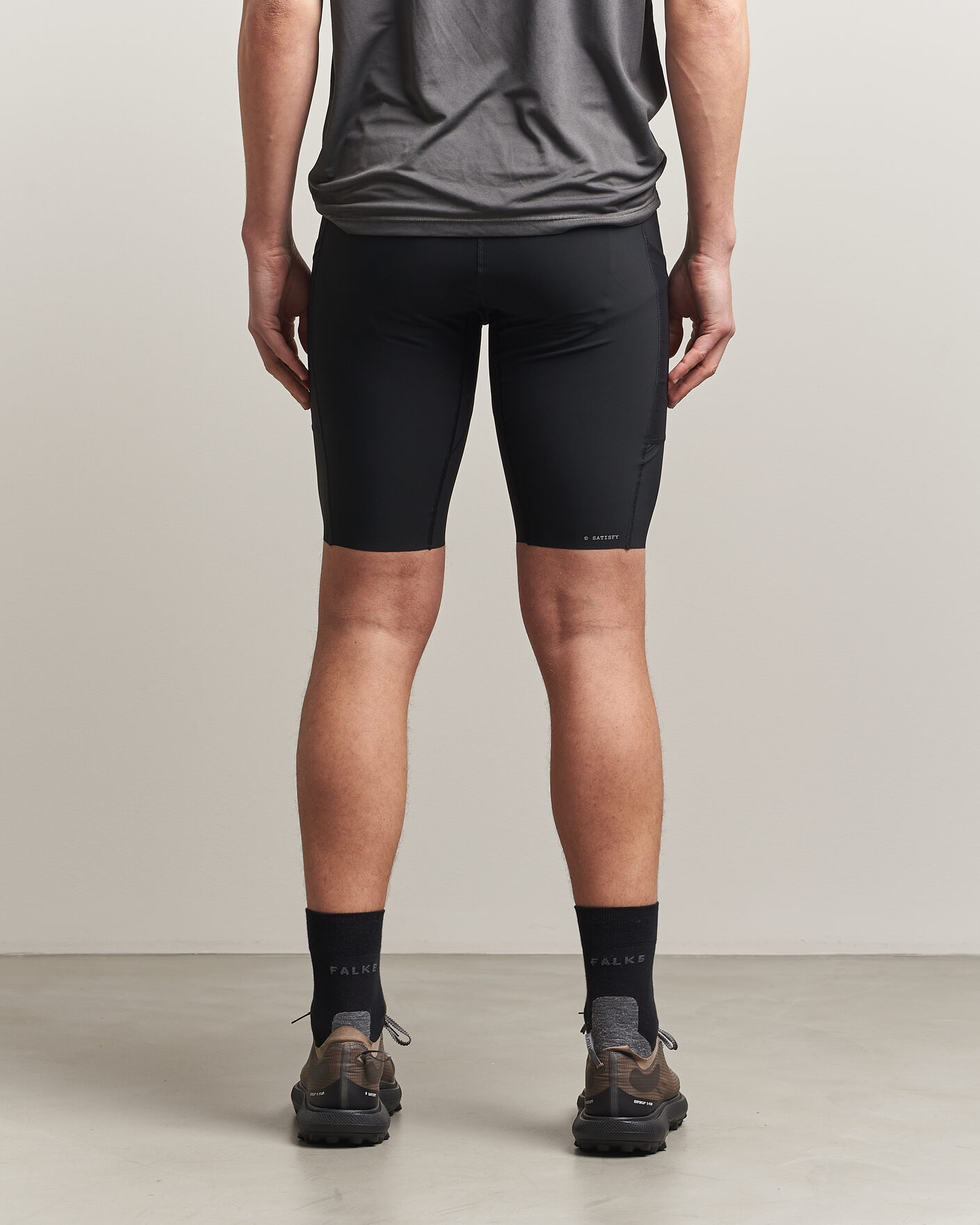 Herre | Shorts | Satisfy | TechSilk Evo 9 Half Tight Black