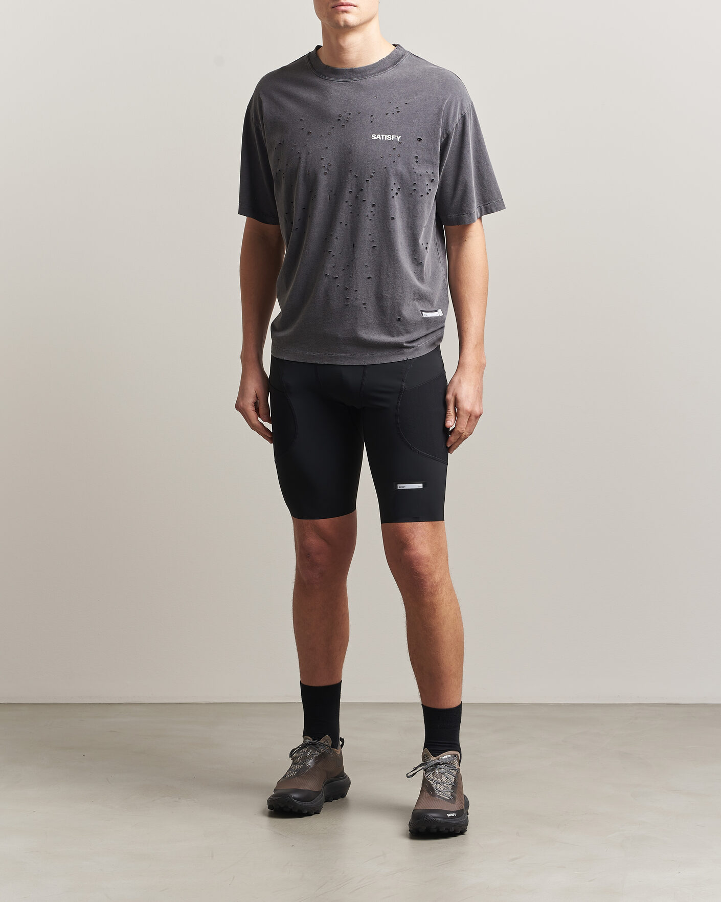 Herre | T-Shirts | Satisfy | MothTech Small Logo T-Shirt Aged Black