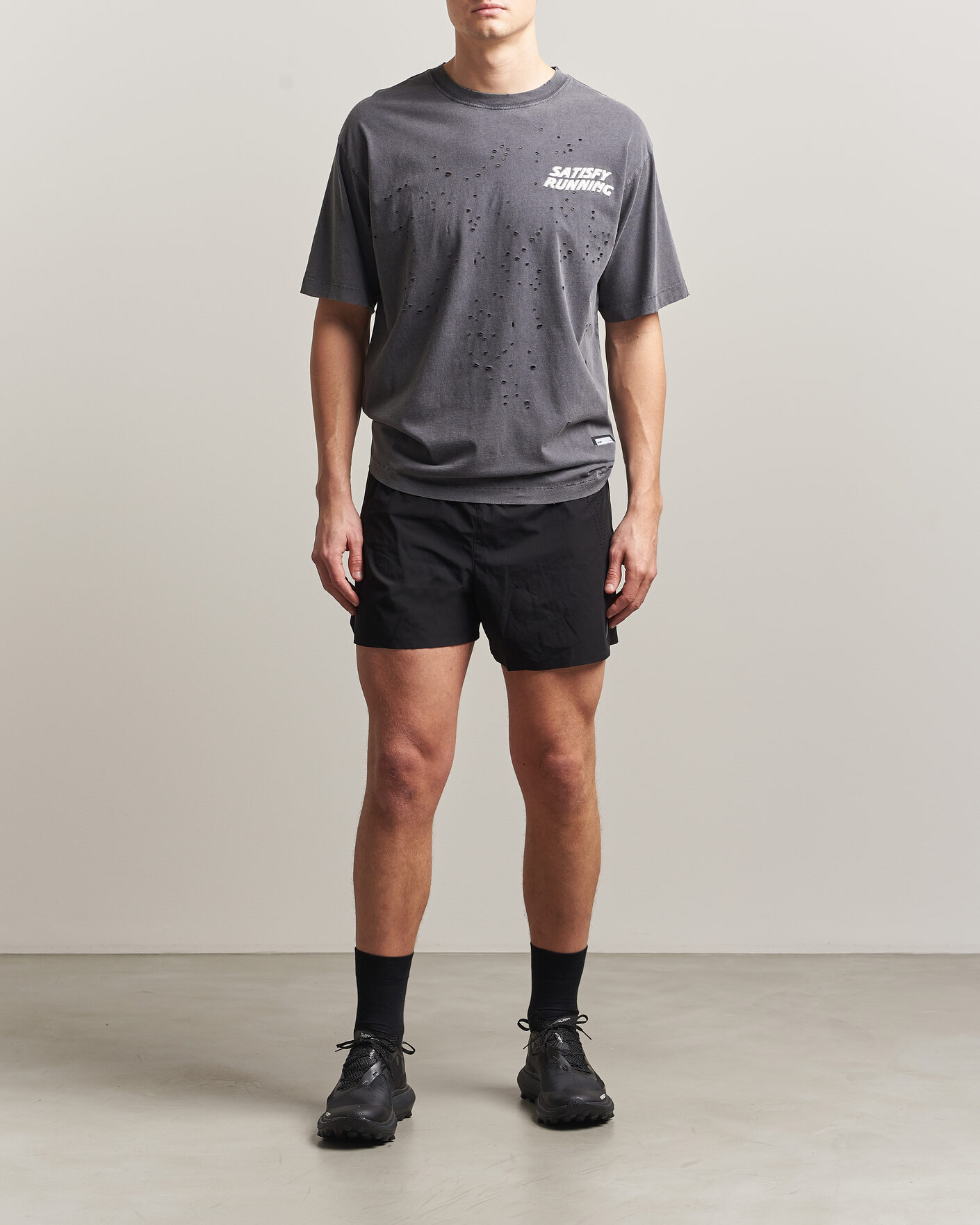 Herre | T-Shirts | Satisfy | MothTech Small Logo T-Shirt Aged Black