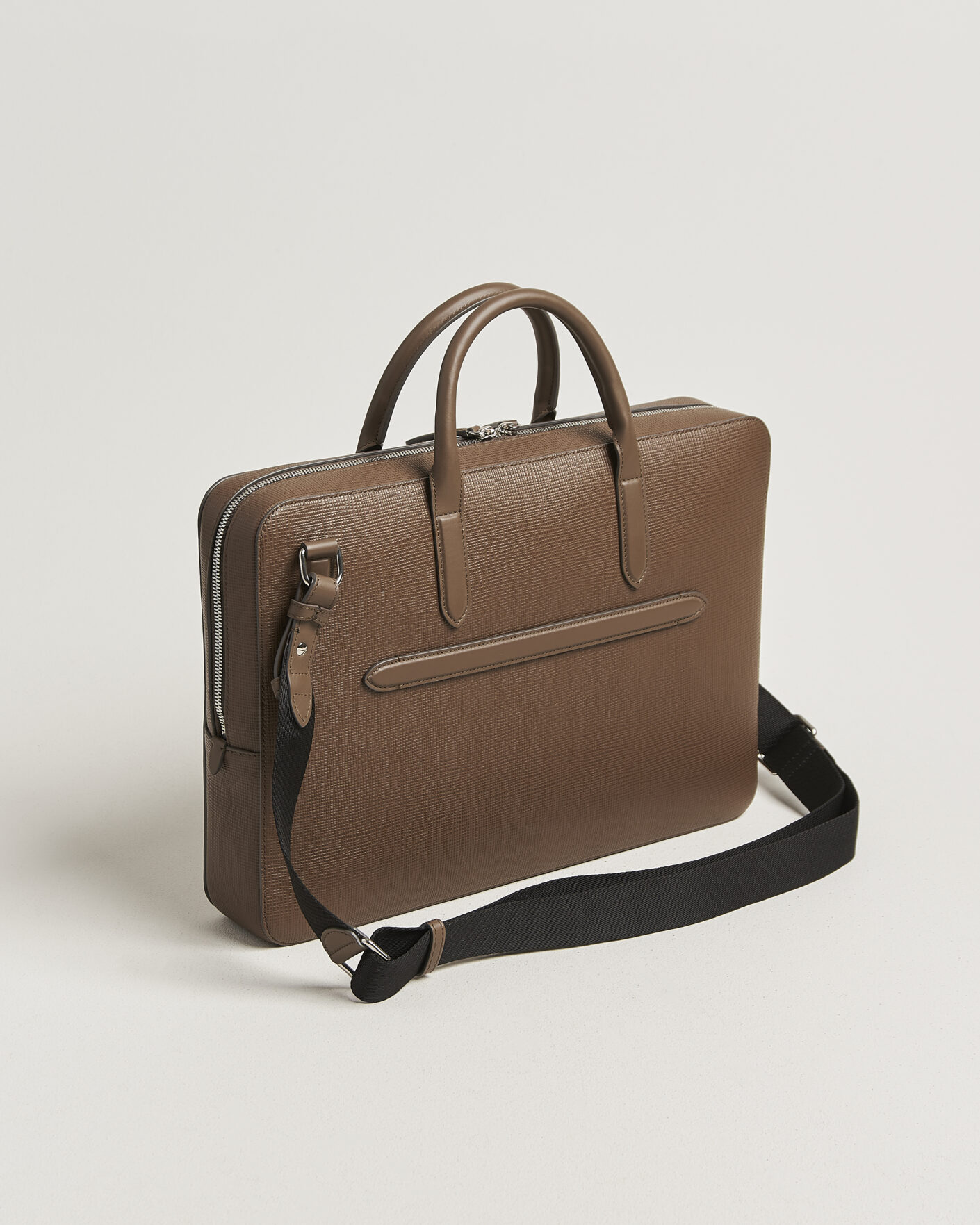 Herre | Vesker | Smythson | Panama Slim Lightweight Briefcase Fawn
