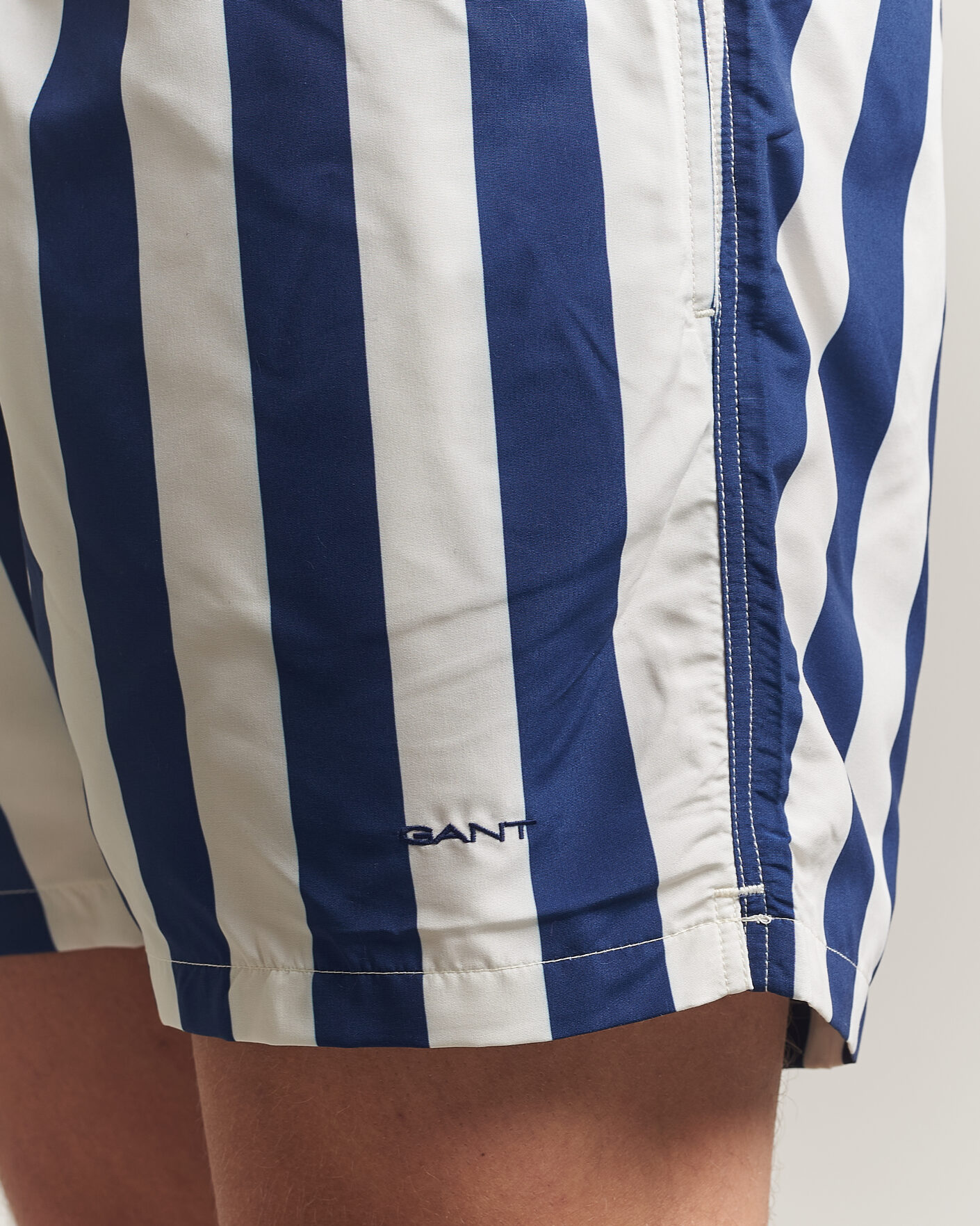 Herre | Badeshorts | GANT | Blockstriped Swimshorts Rich Navy