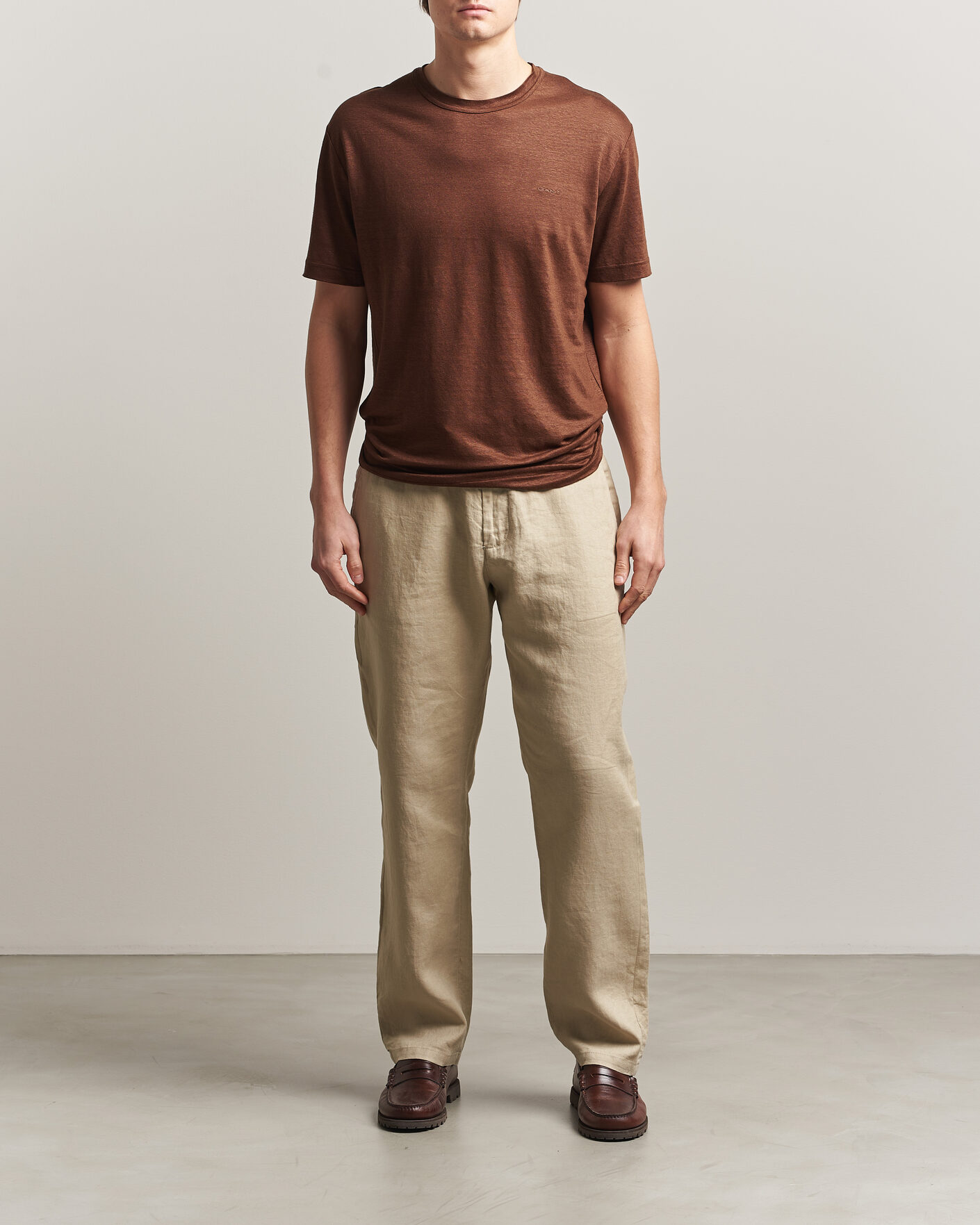 Herre | T-Shirts | GANT | Linen T-Shirt Mahogany Brown